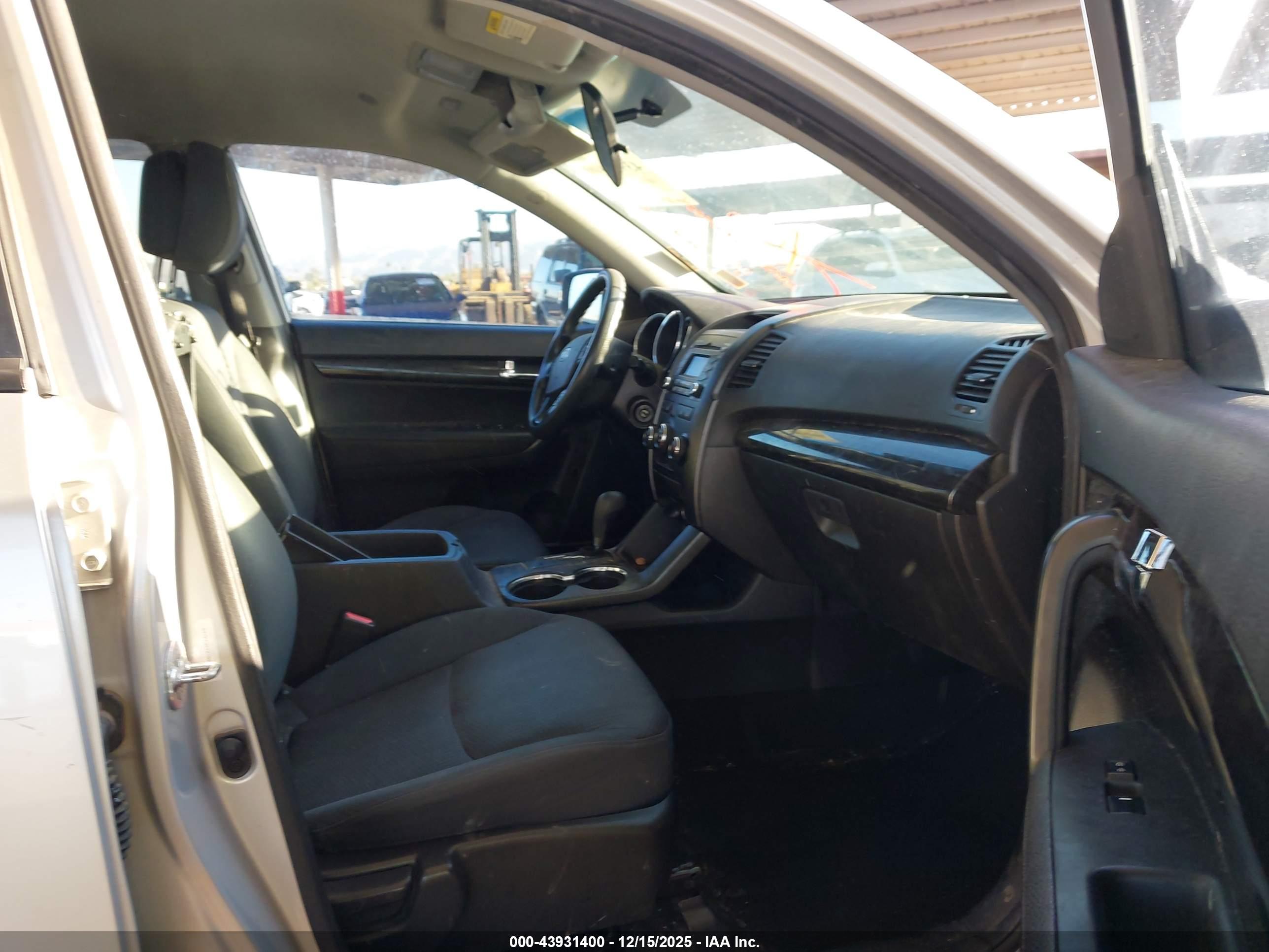 KIA SORENTO image 5