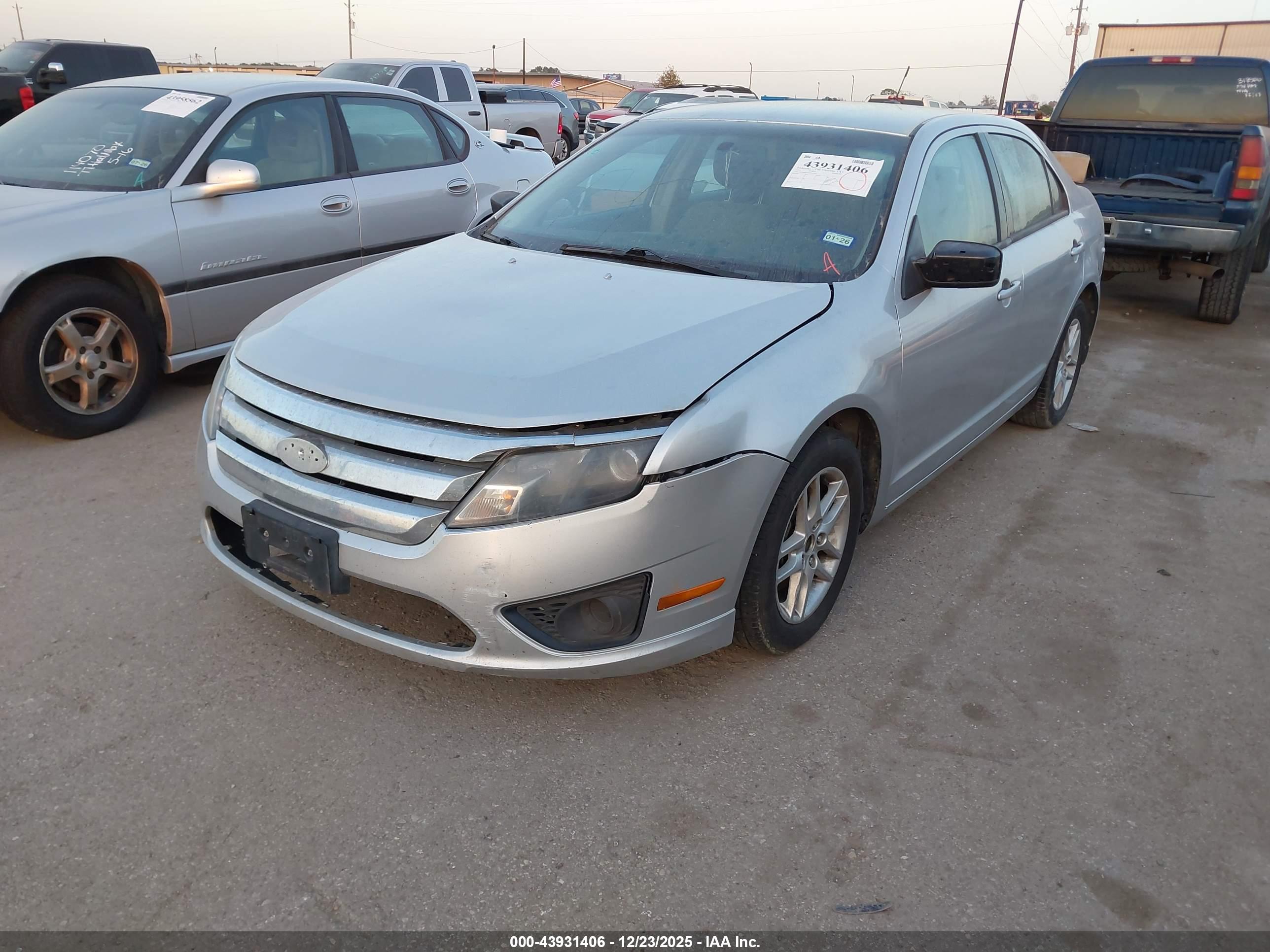 FORD FUSION image 2