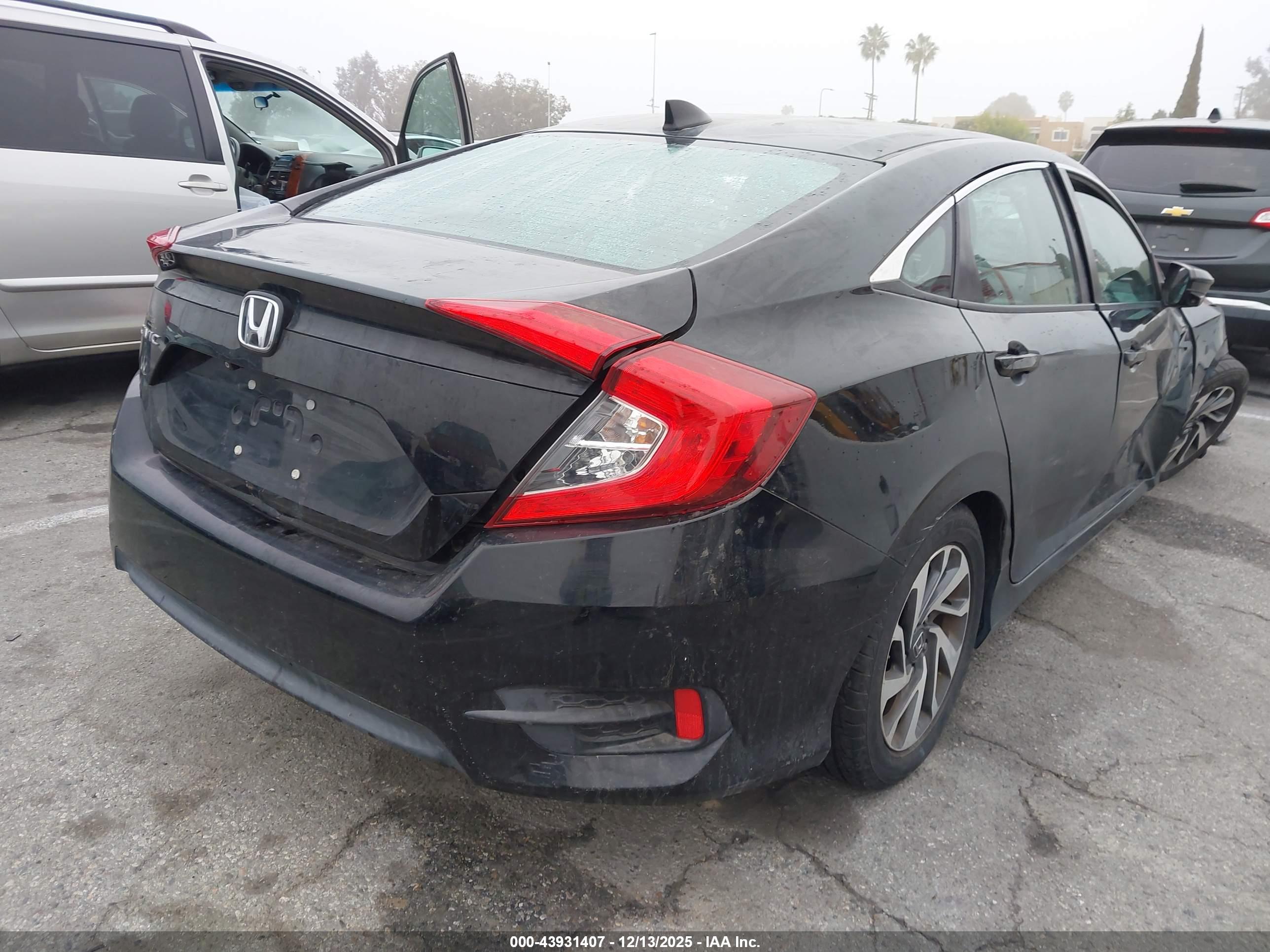 HONDA CIVIC image 4