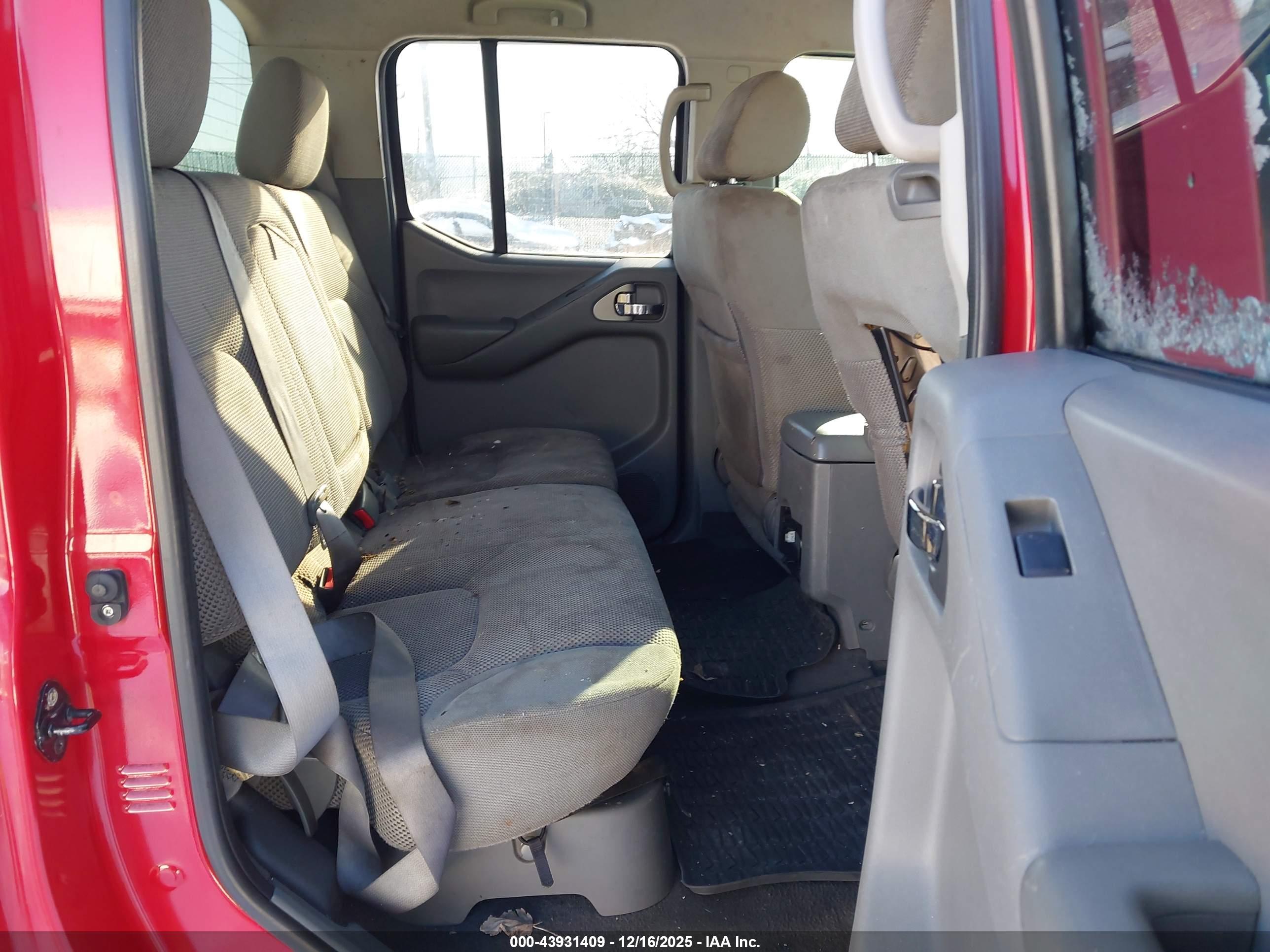 NISSAN FRONTIER image 8