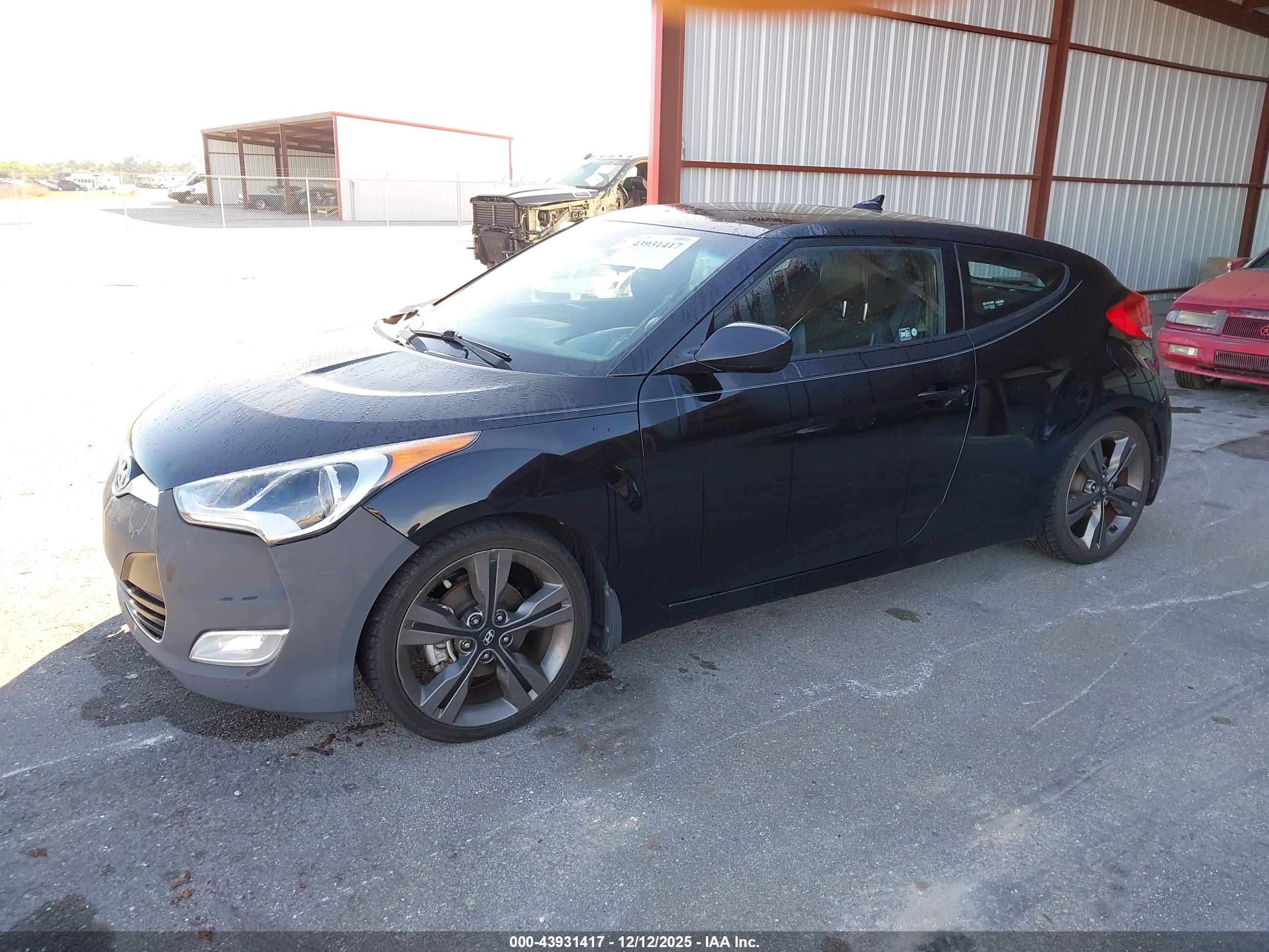 HYUNDAI VELOSTER image 2