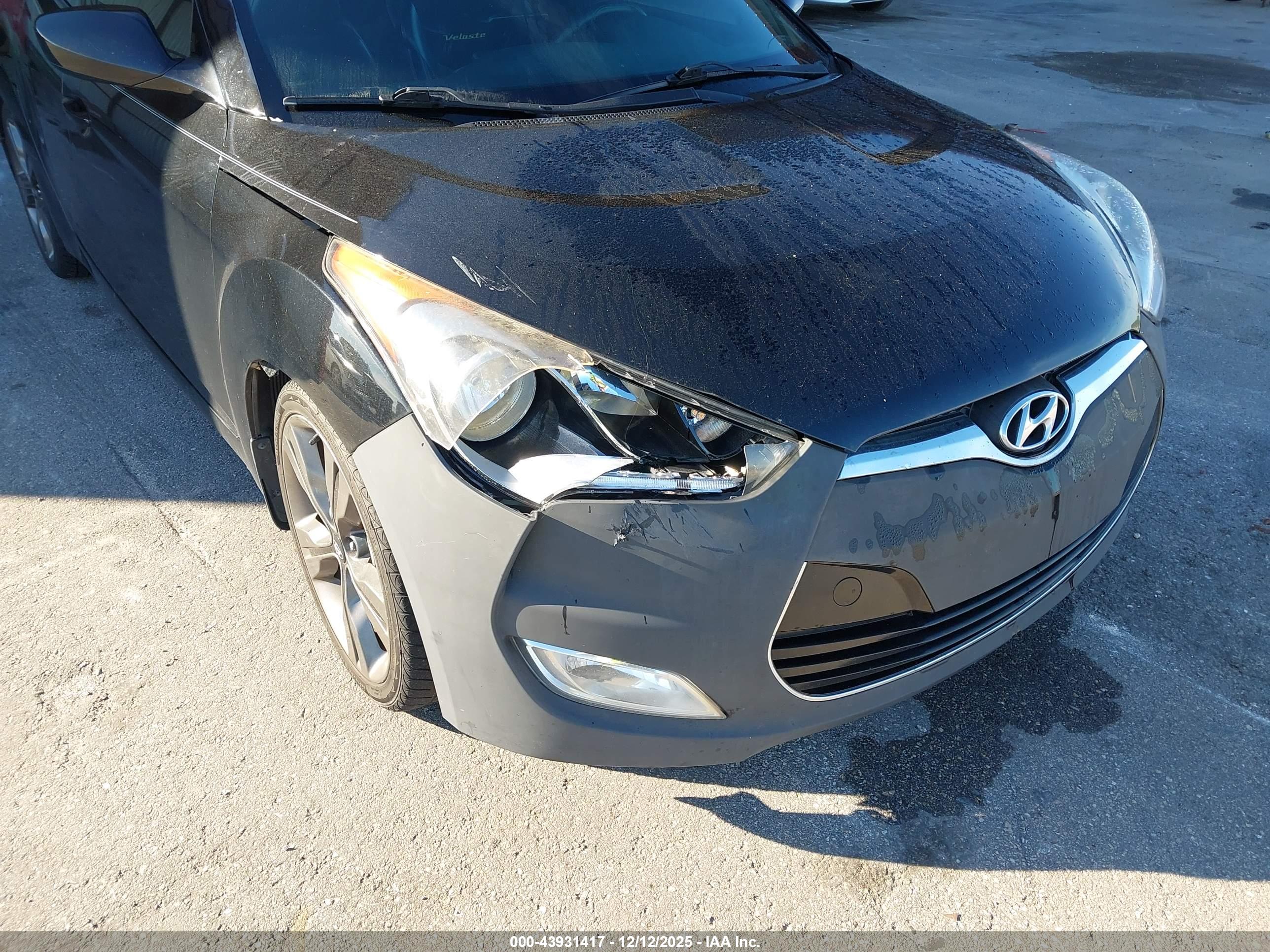 HYUNDAI VELOSTER image 6