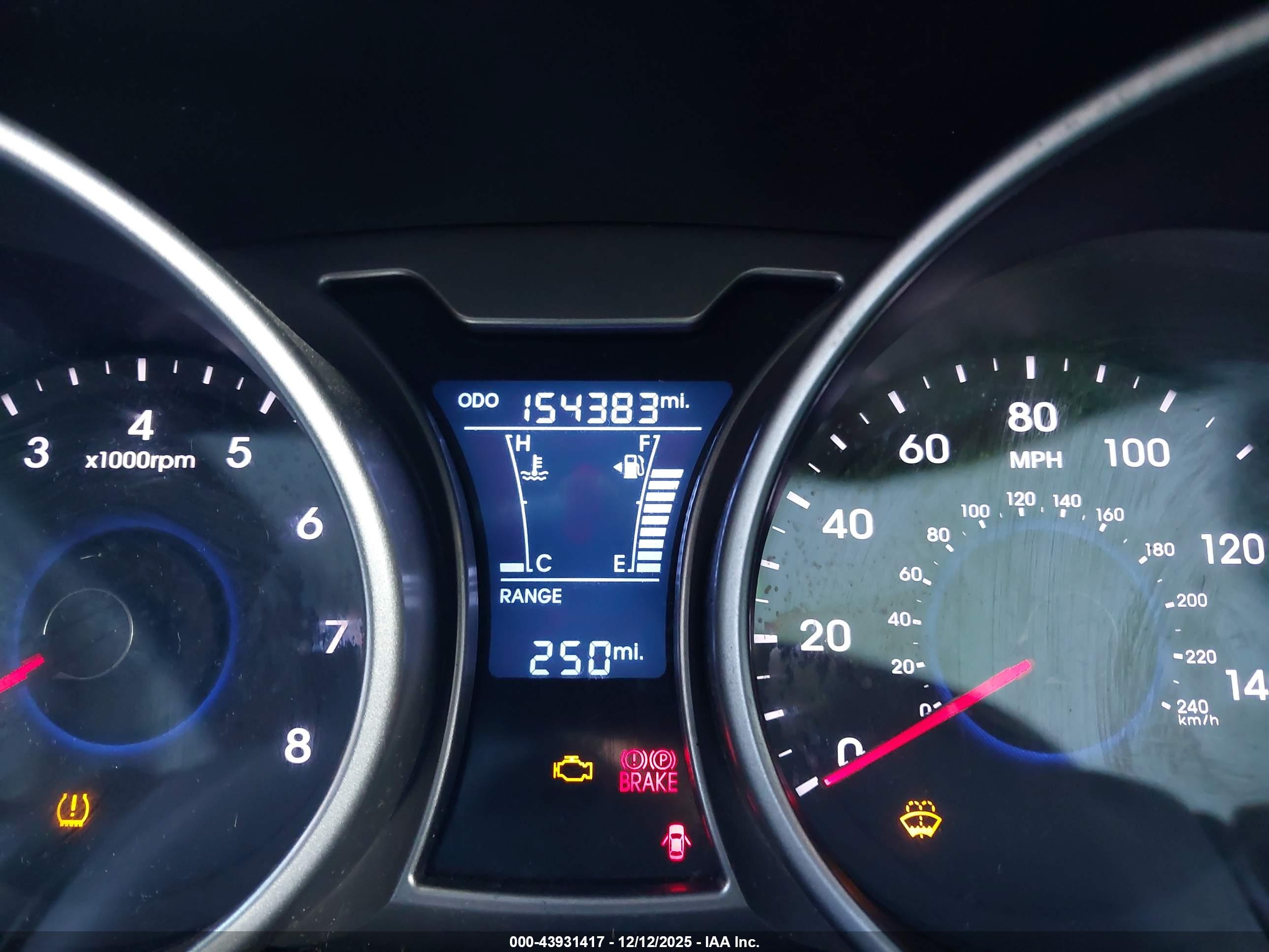 HYUNDAI VELOSTER image 7