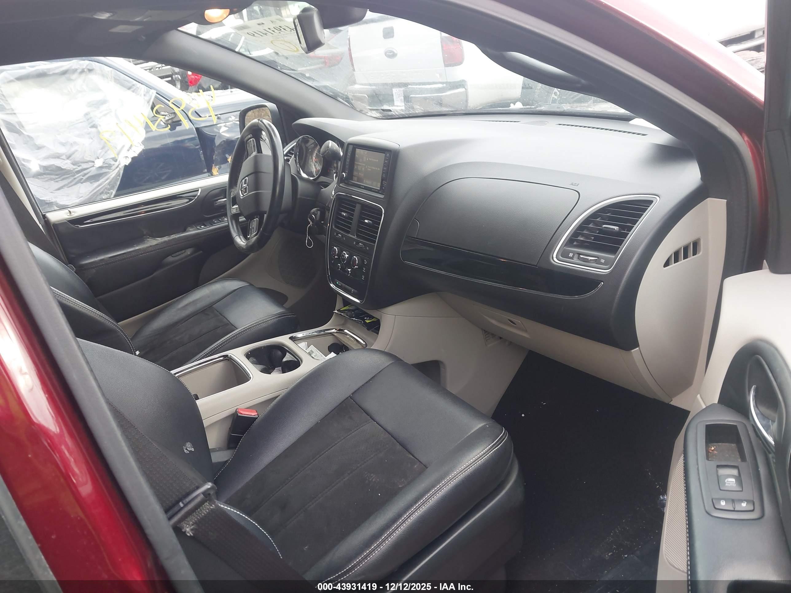 DODGE GRAND image 5