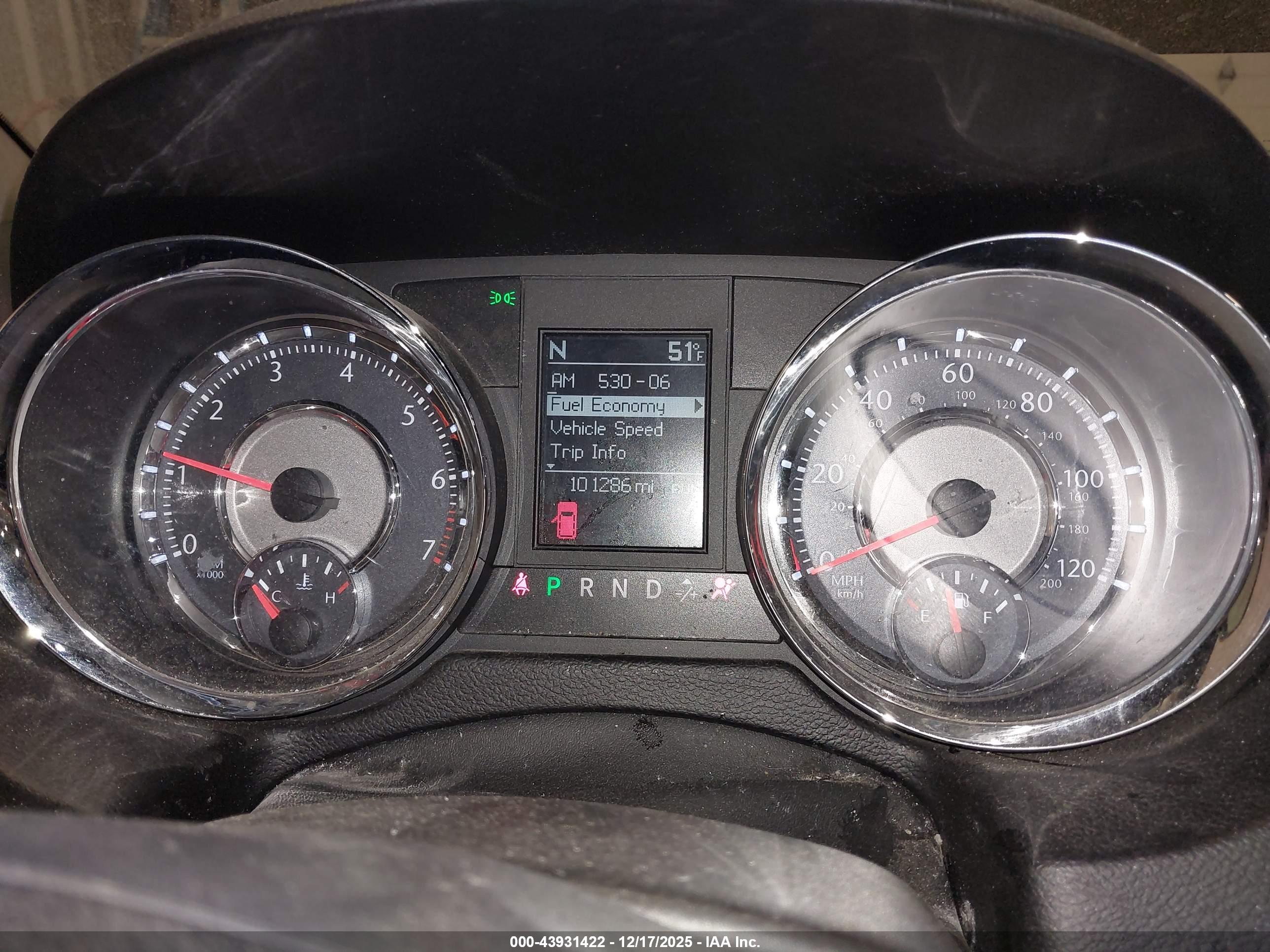 CHRYSLER TOWN image 7