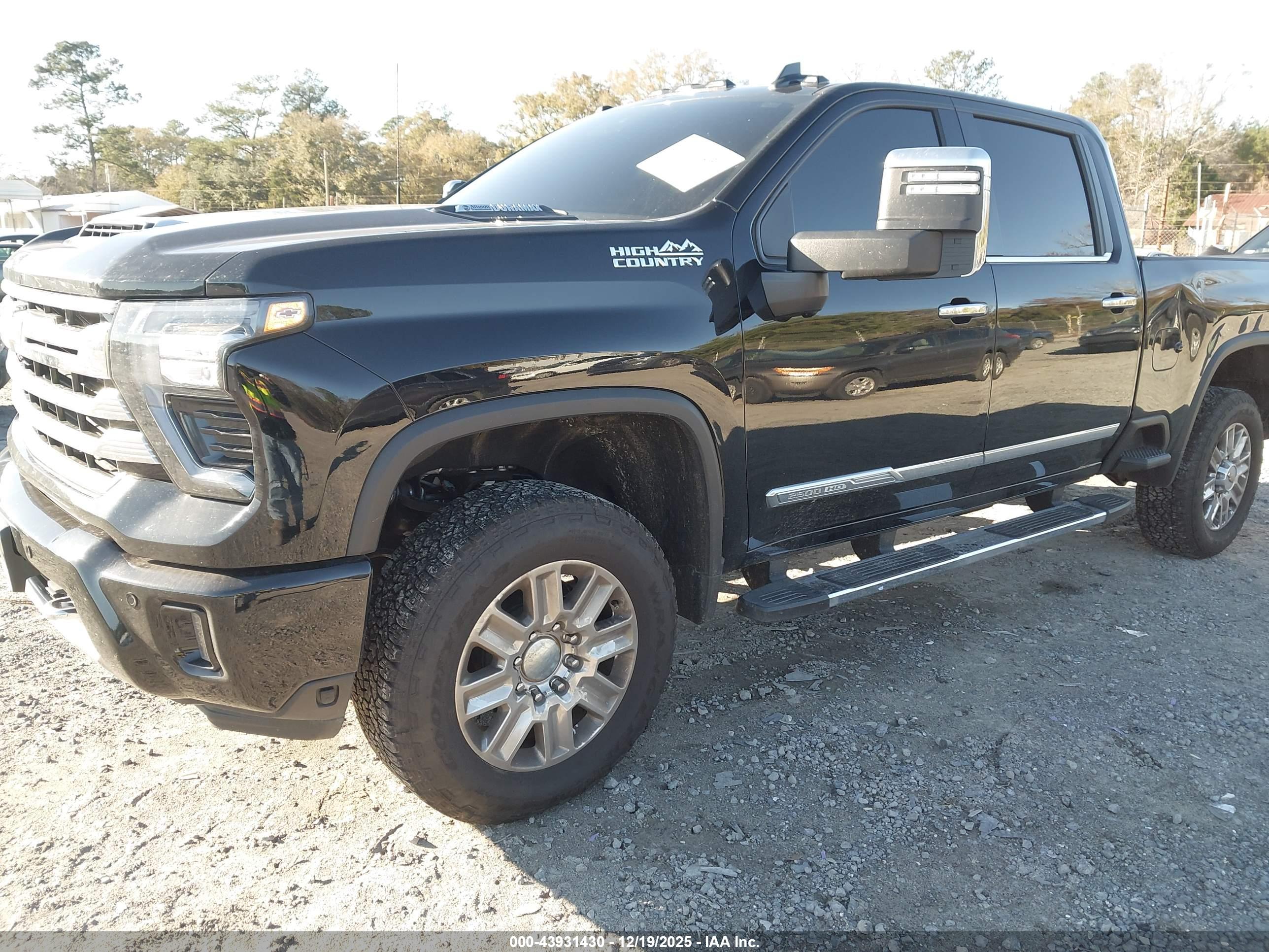 CHEVROLET SILVERADO image 2