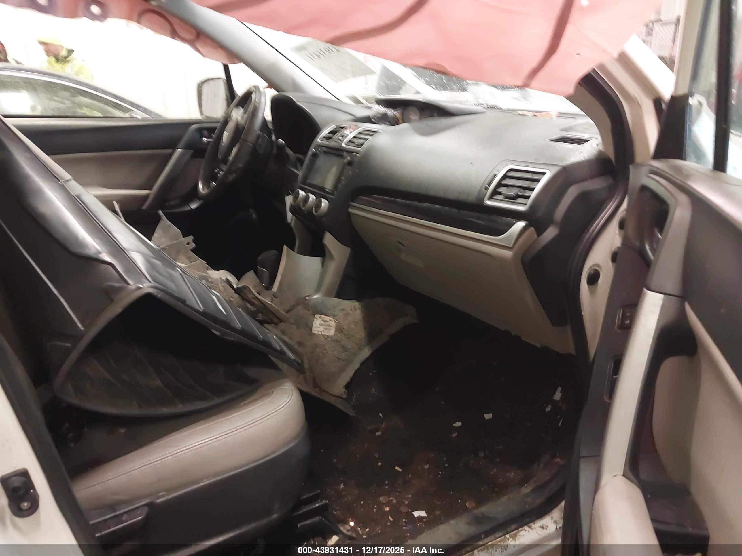 SUBARU FORESTER image 5