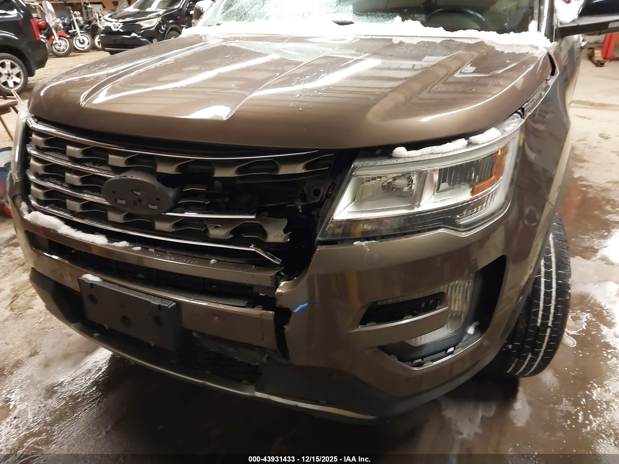 FORD EXPLORER image 6