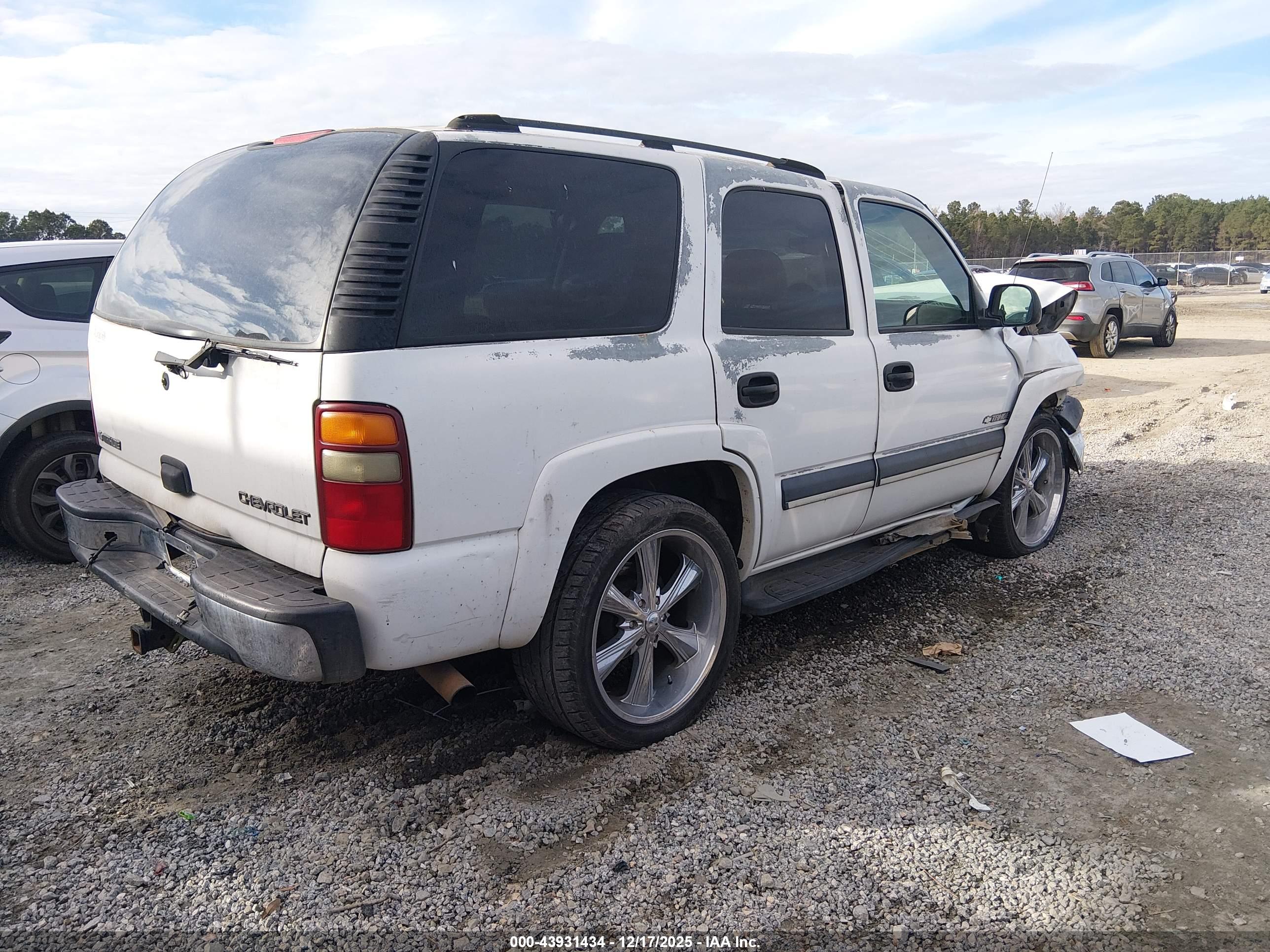 CHEVROLET TAHOE image 4