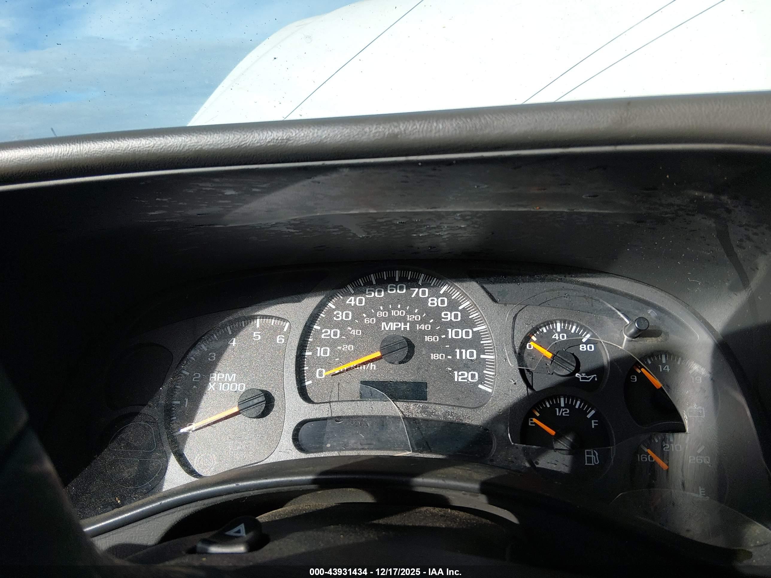 CHEVROLET TAHOE image 7