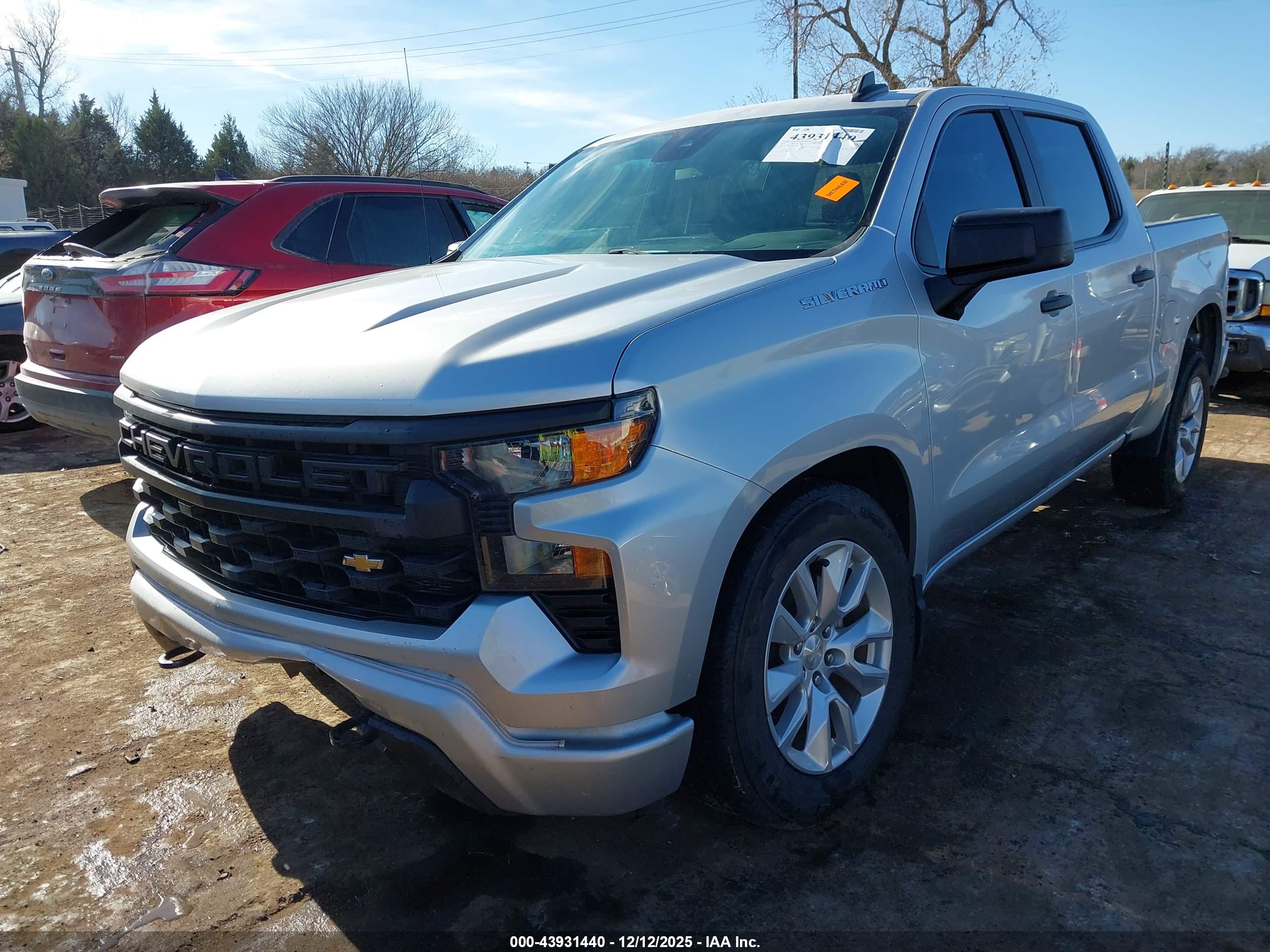 CHEVROLET SILVERADO image 2