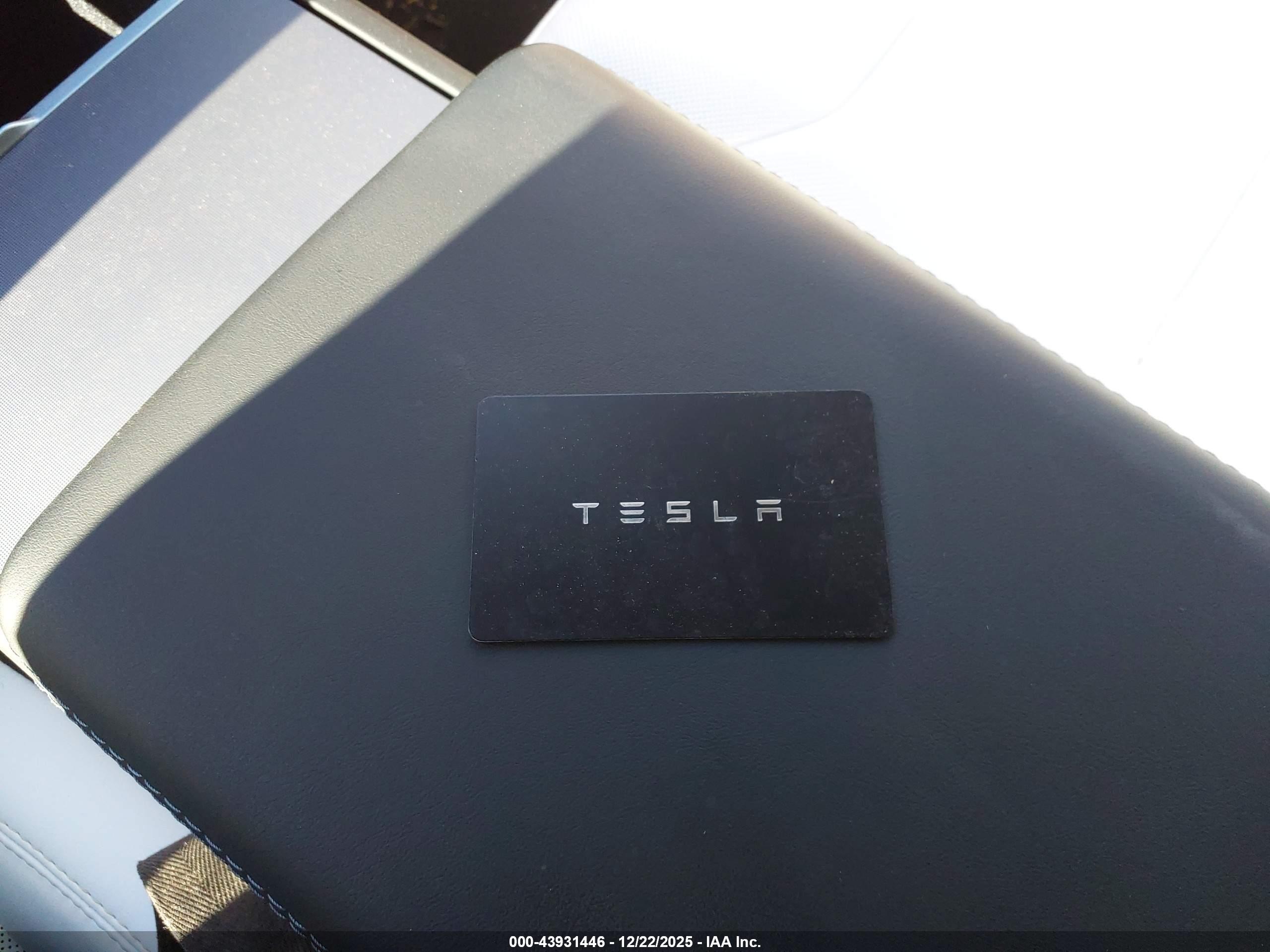 TESLA MODEL image 11