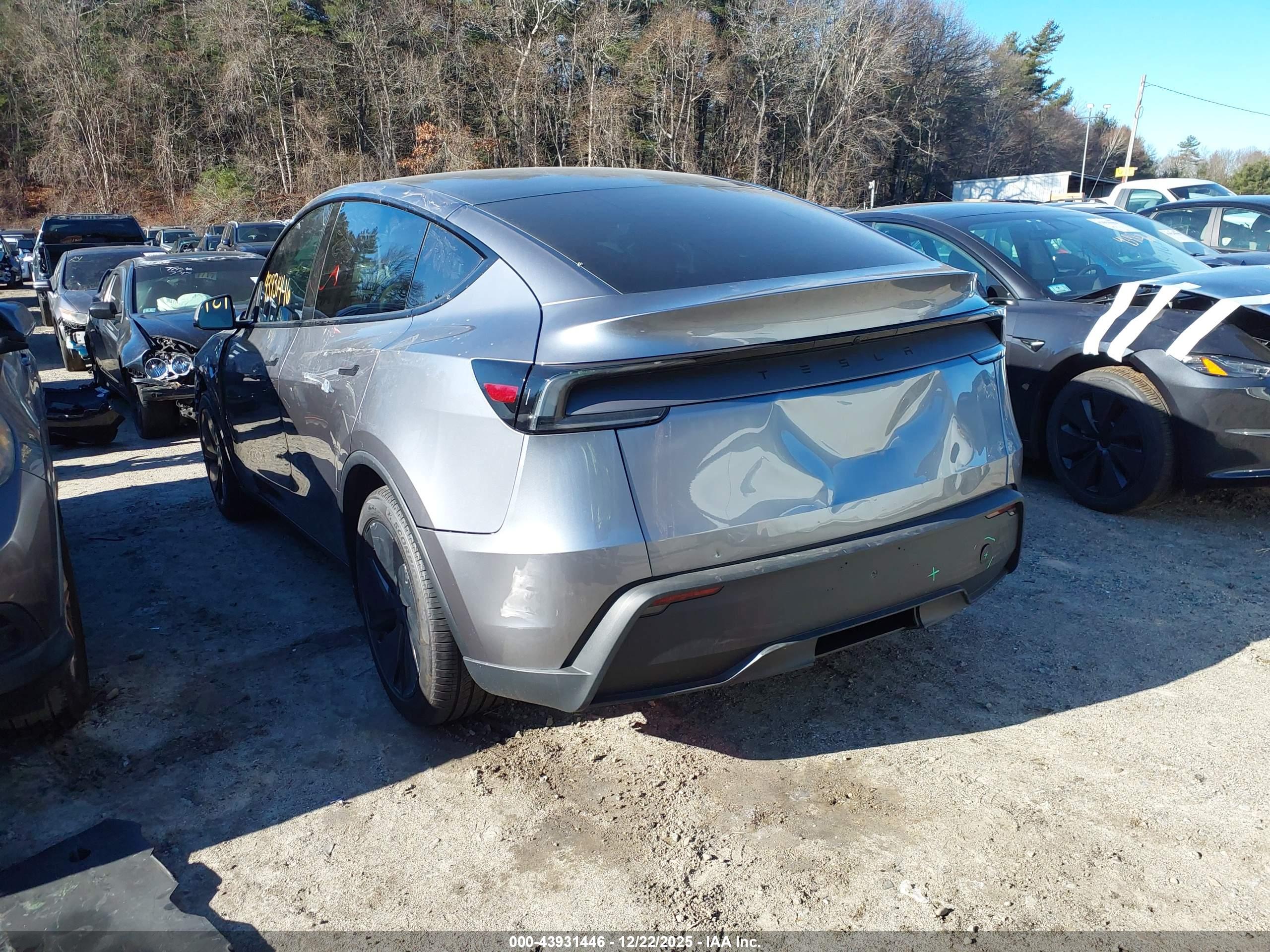 TESLA MODEL image 3