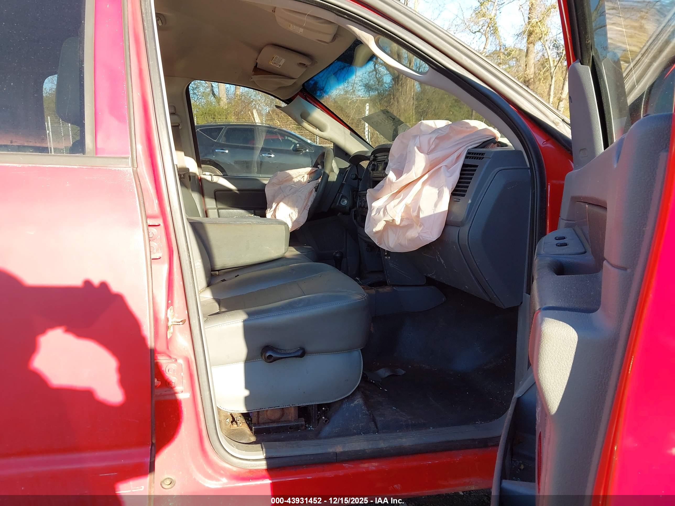 DODGE RAM image 5