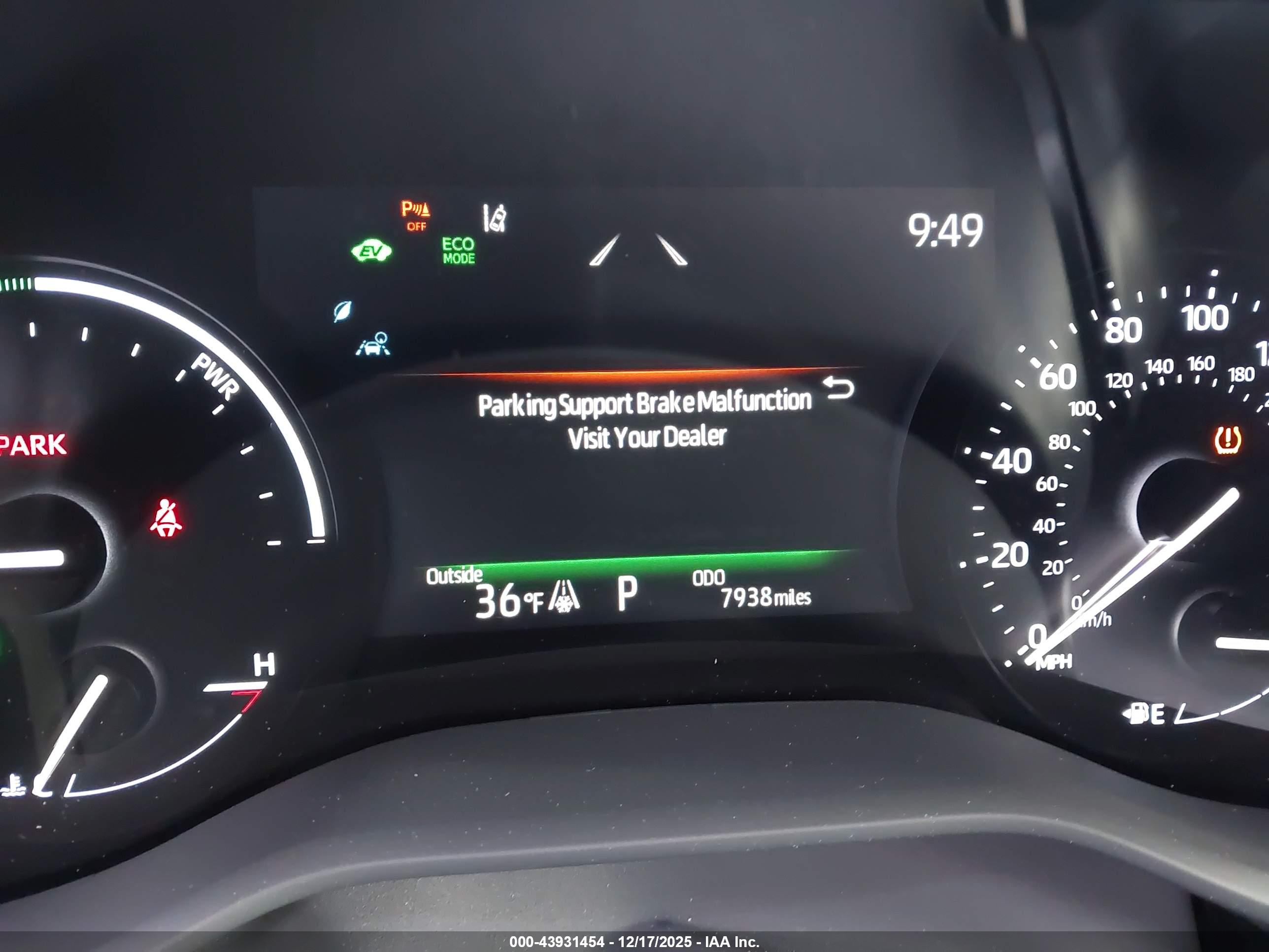 TOYOTA SIENNA image 7