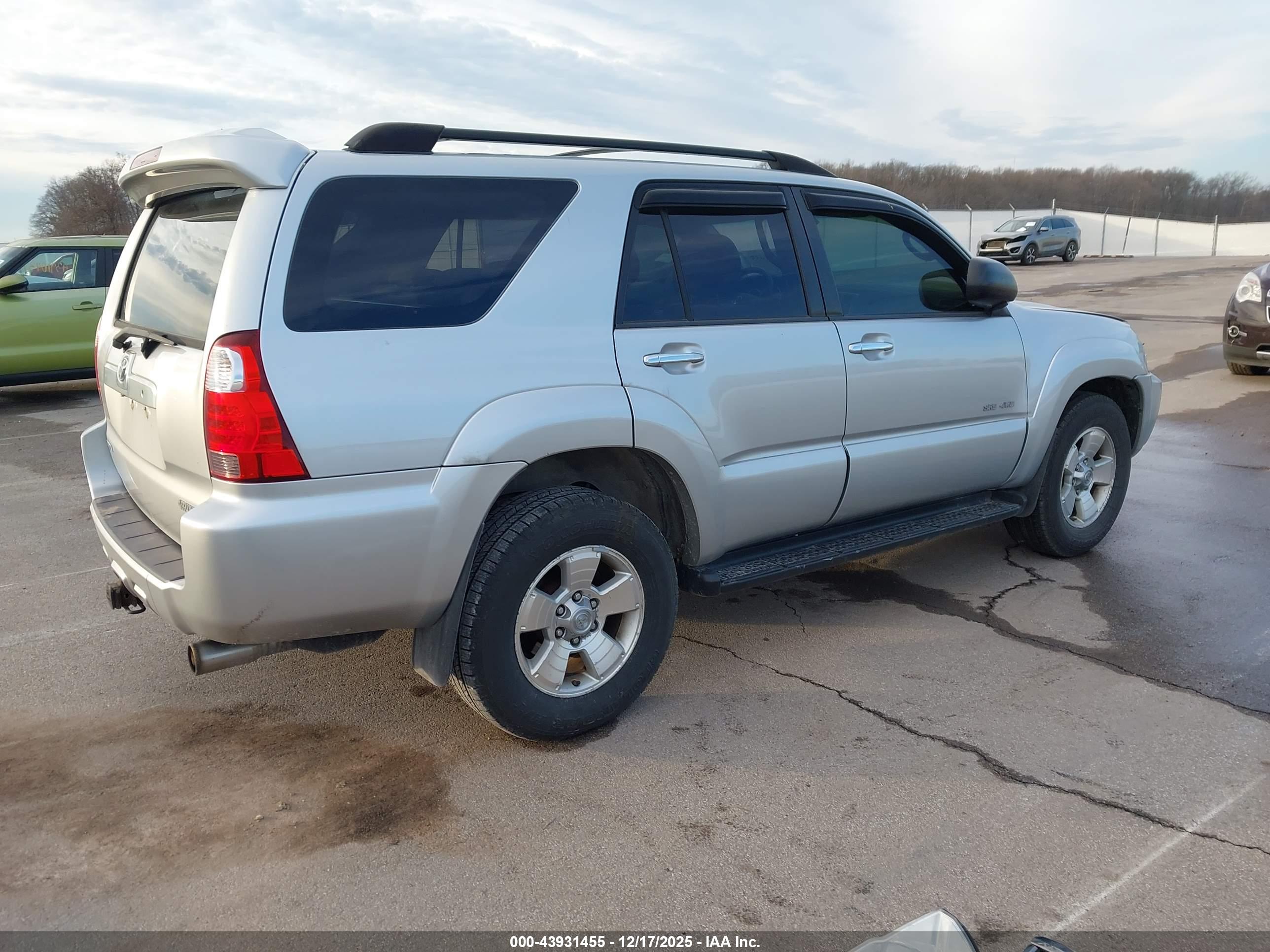 TOYOTA 4RUNNER image 4