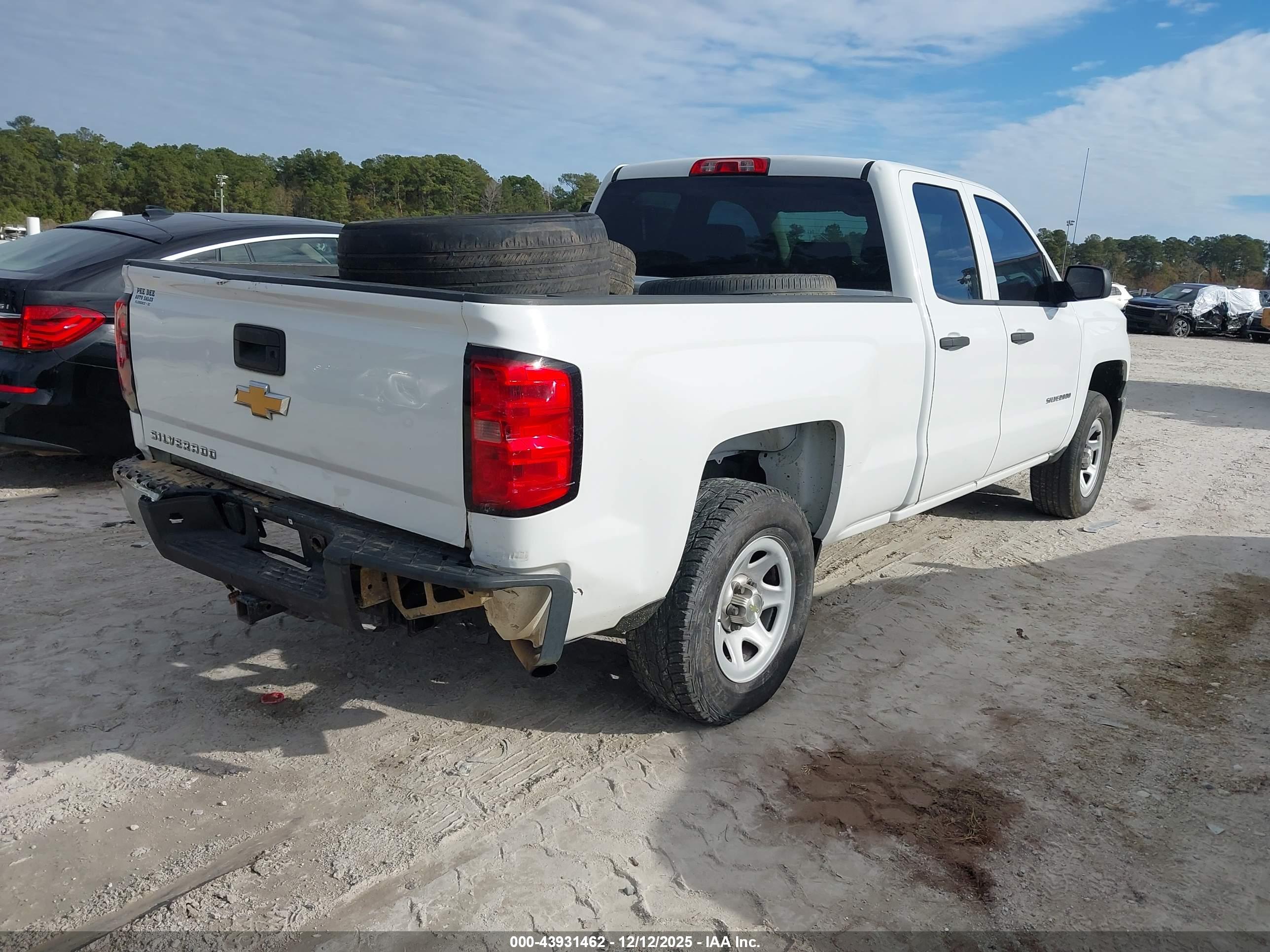CHEVROLET SILVERADO image 4
