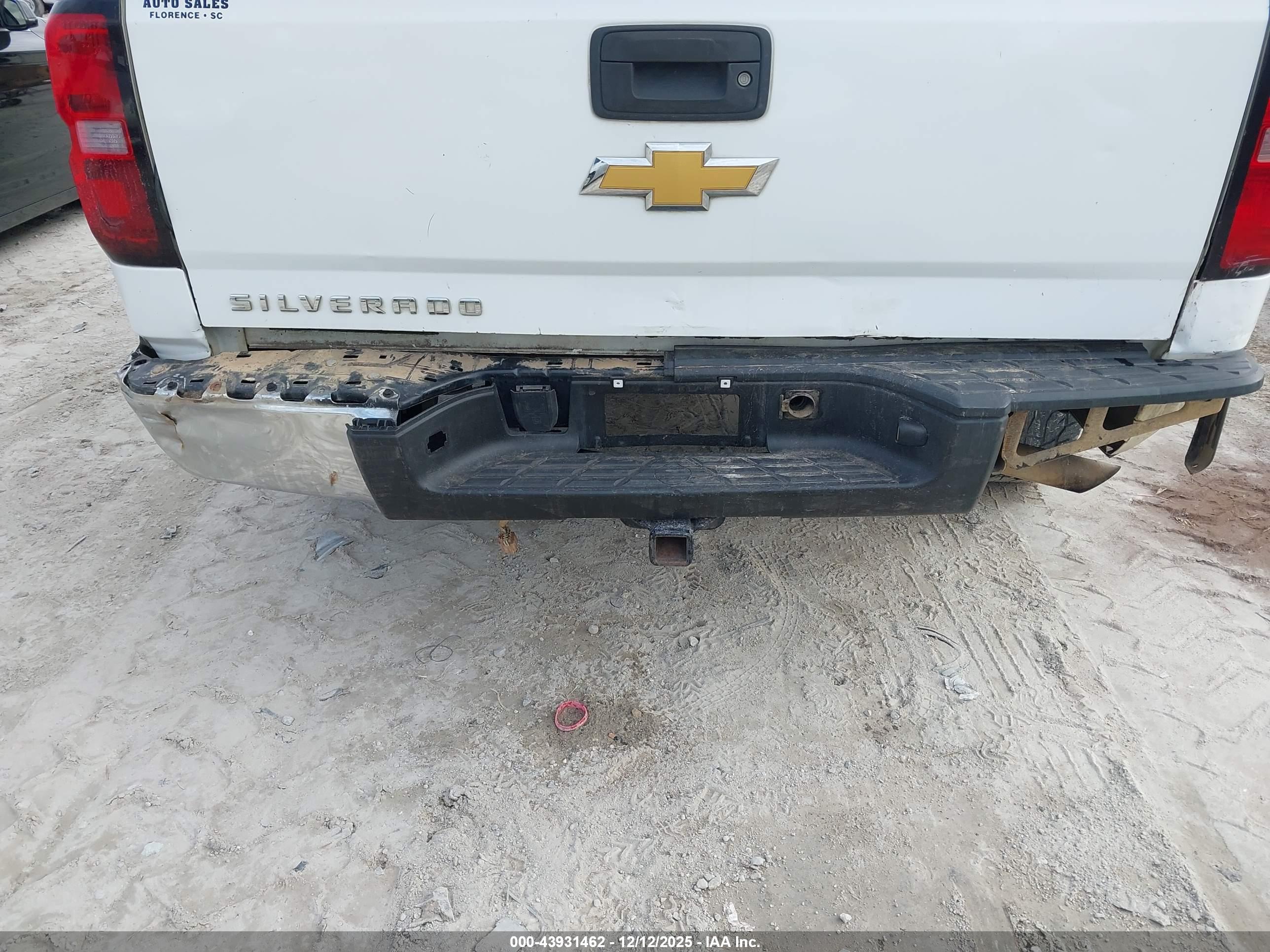 CHEVROLET SILVERADO image 6