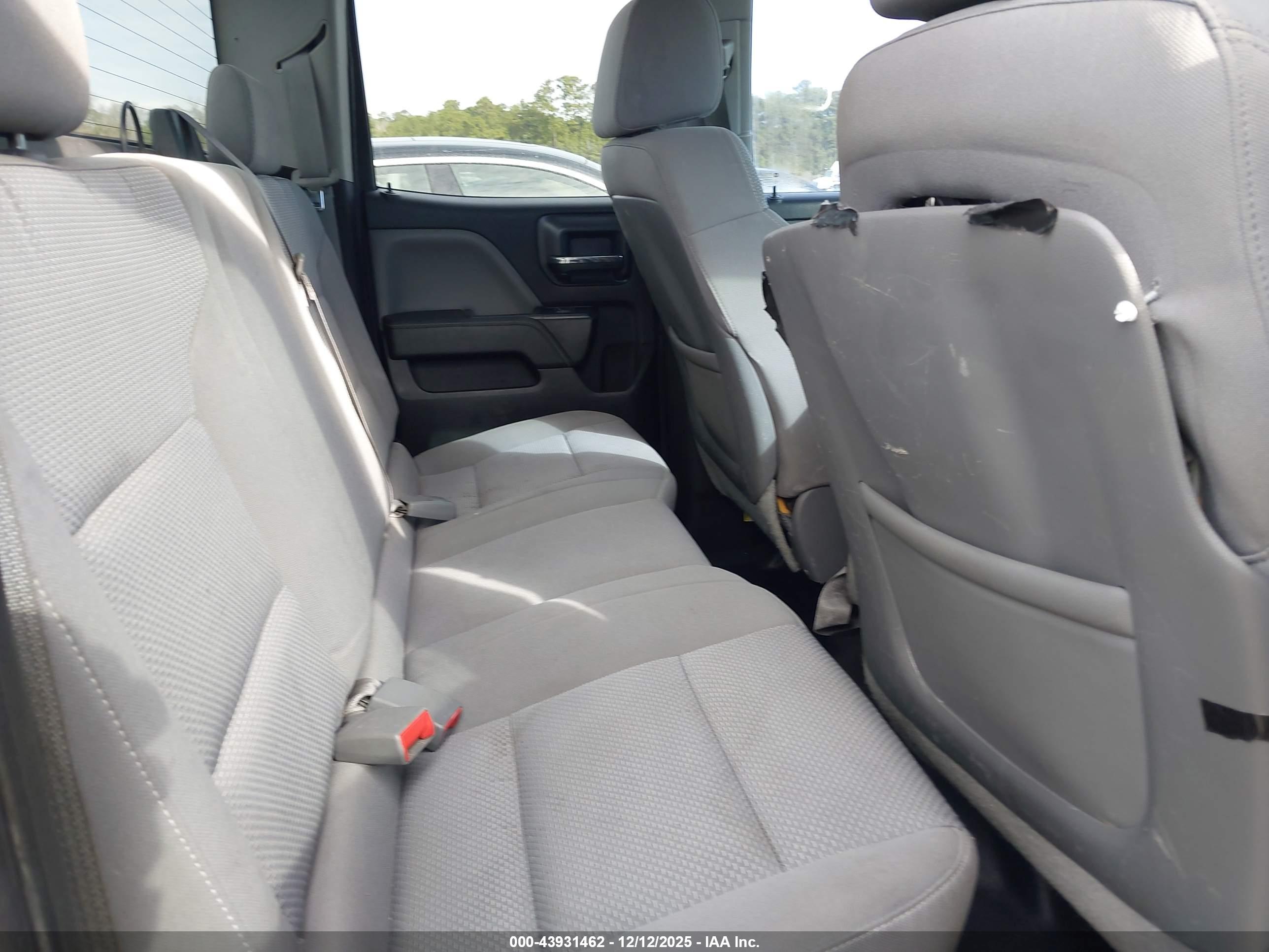 CHEVROLET SILVERADO image 8