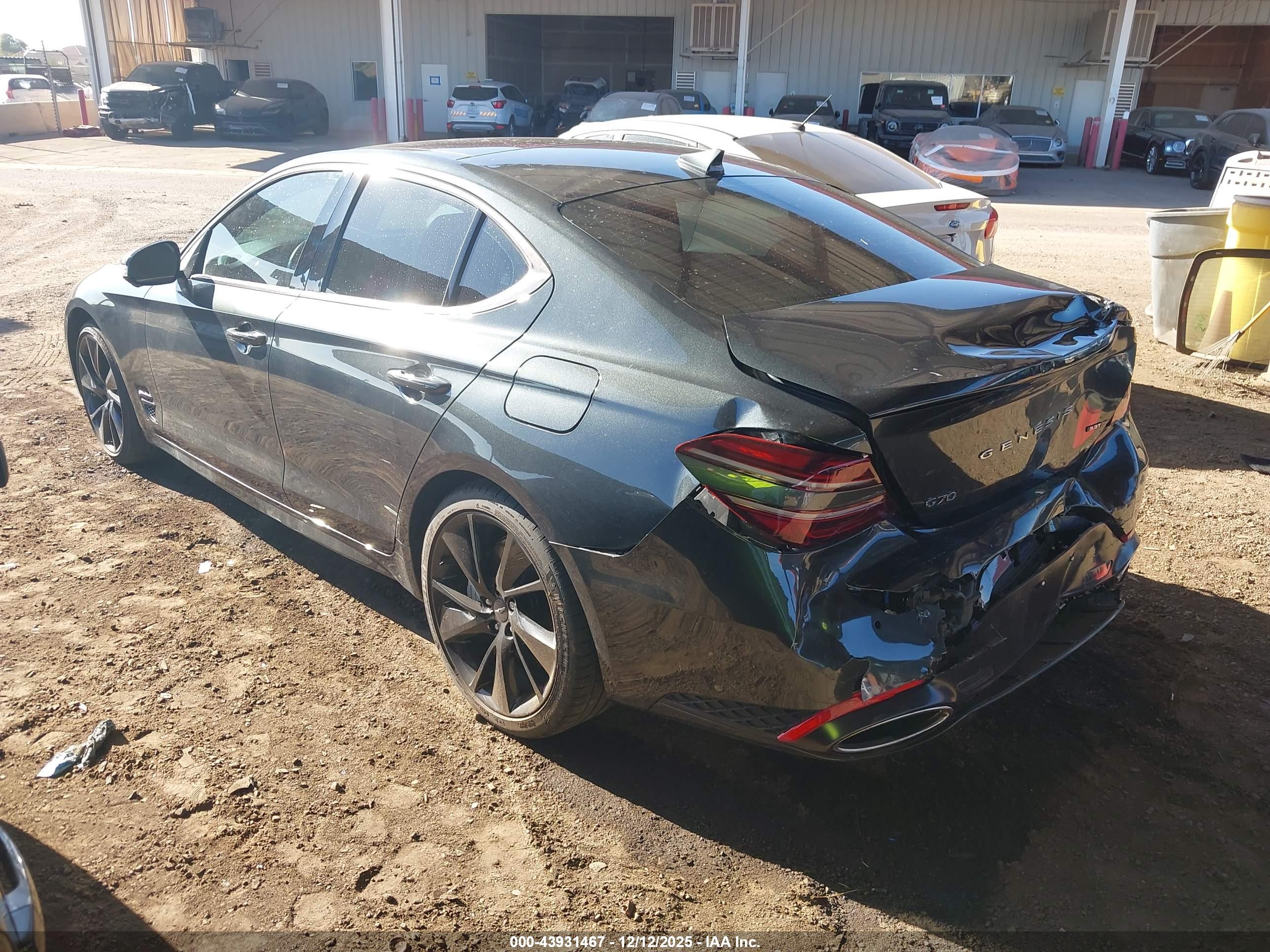 GENESIS G70 image 3