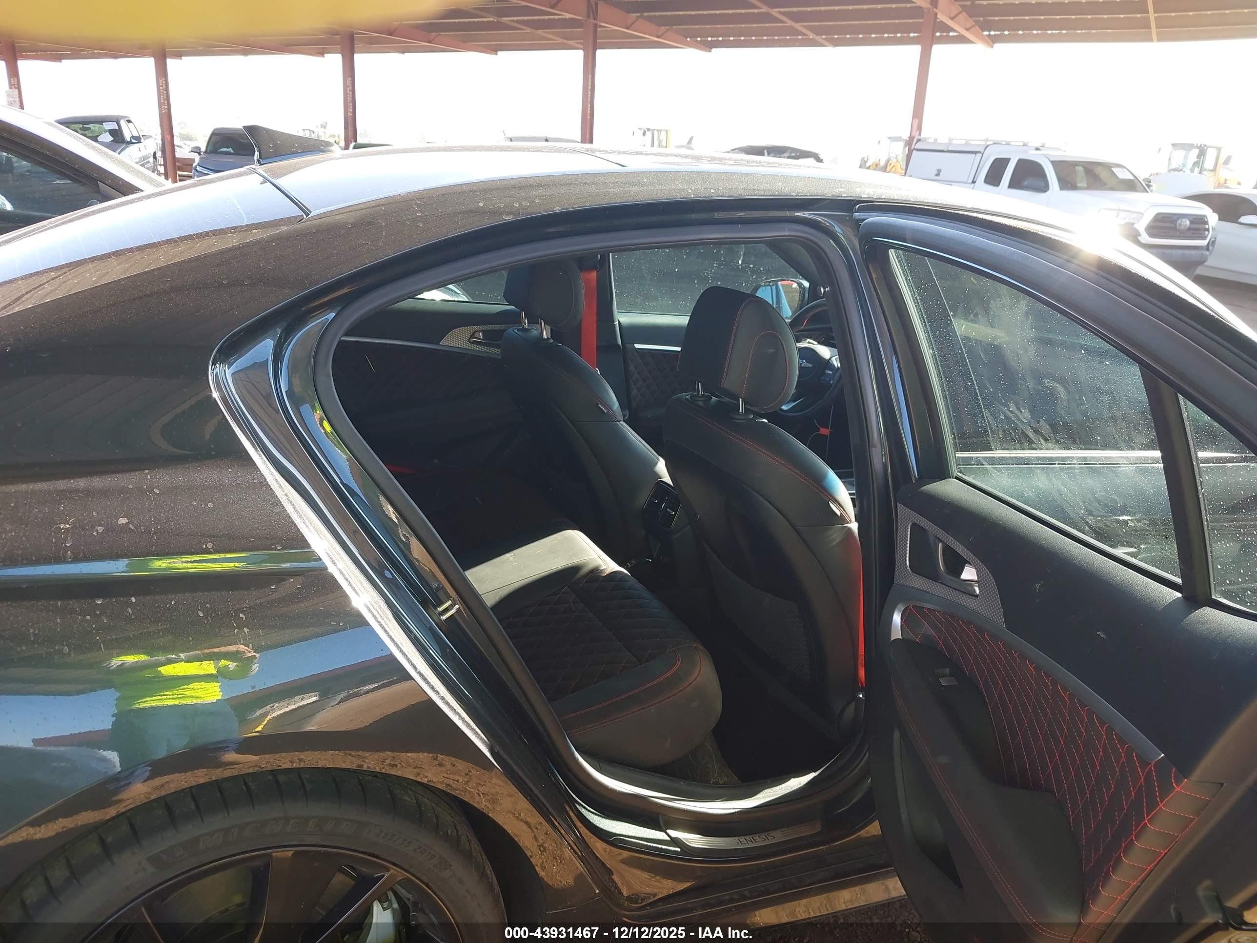 GENESIS G70 image 8