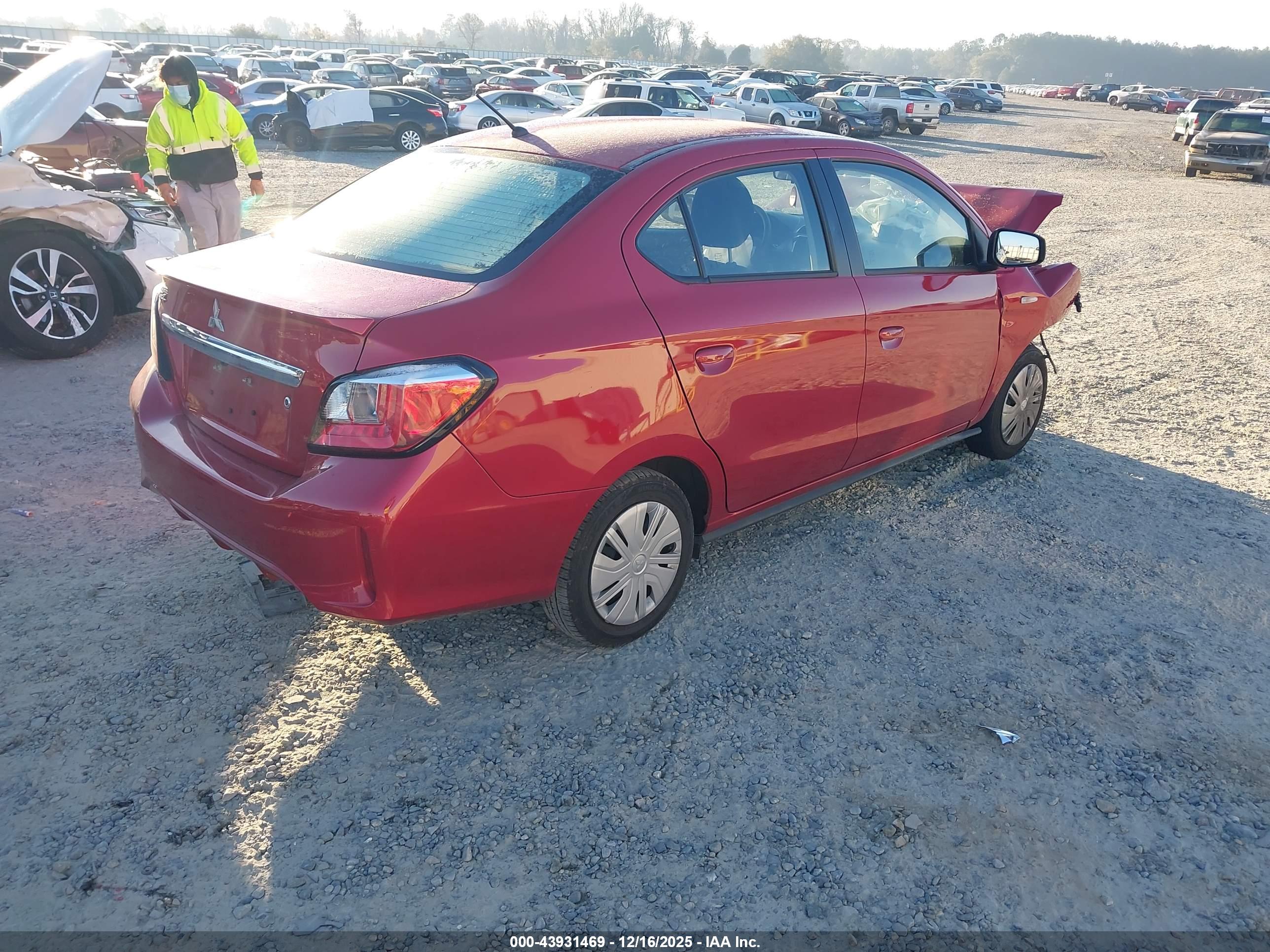 MITSUBISHI MIRAGE image 4