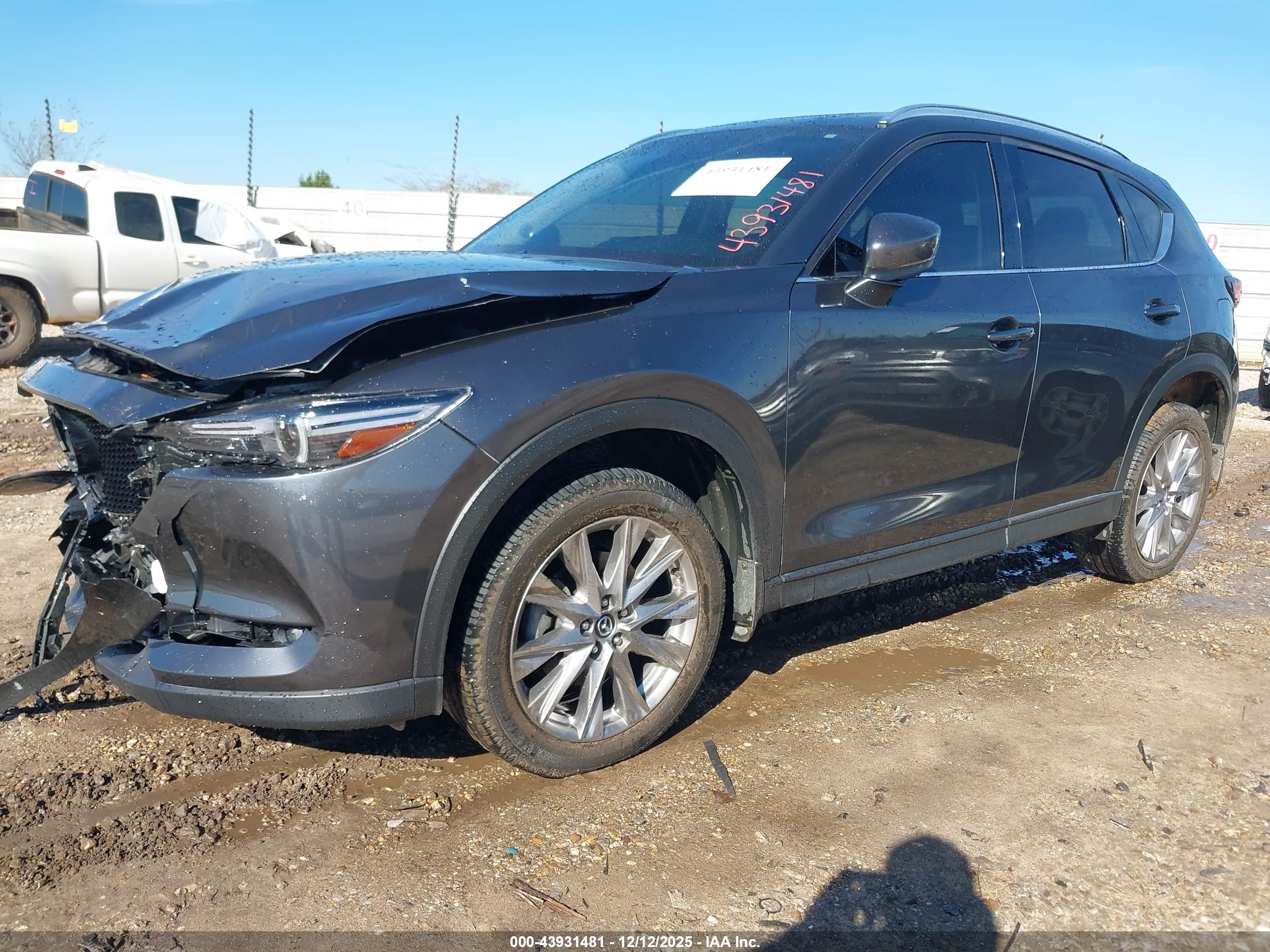 MAZDA CX-5 image 2