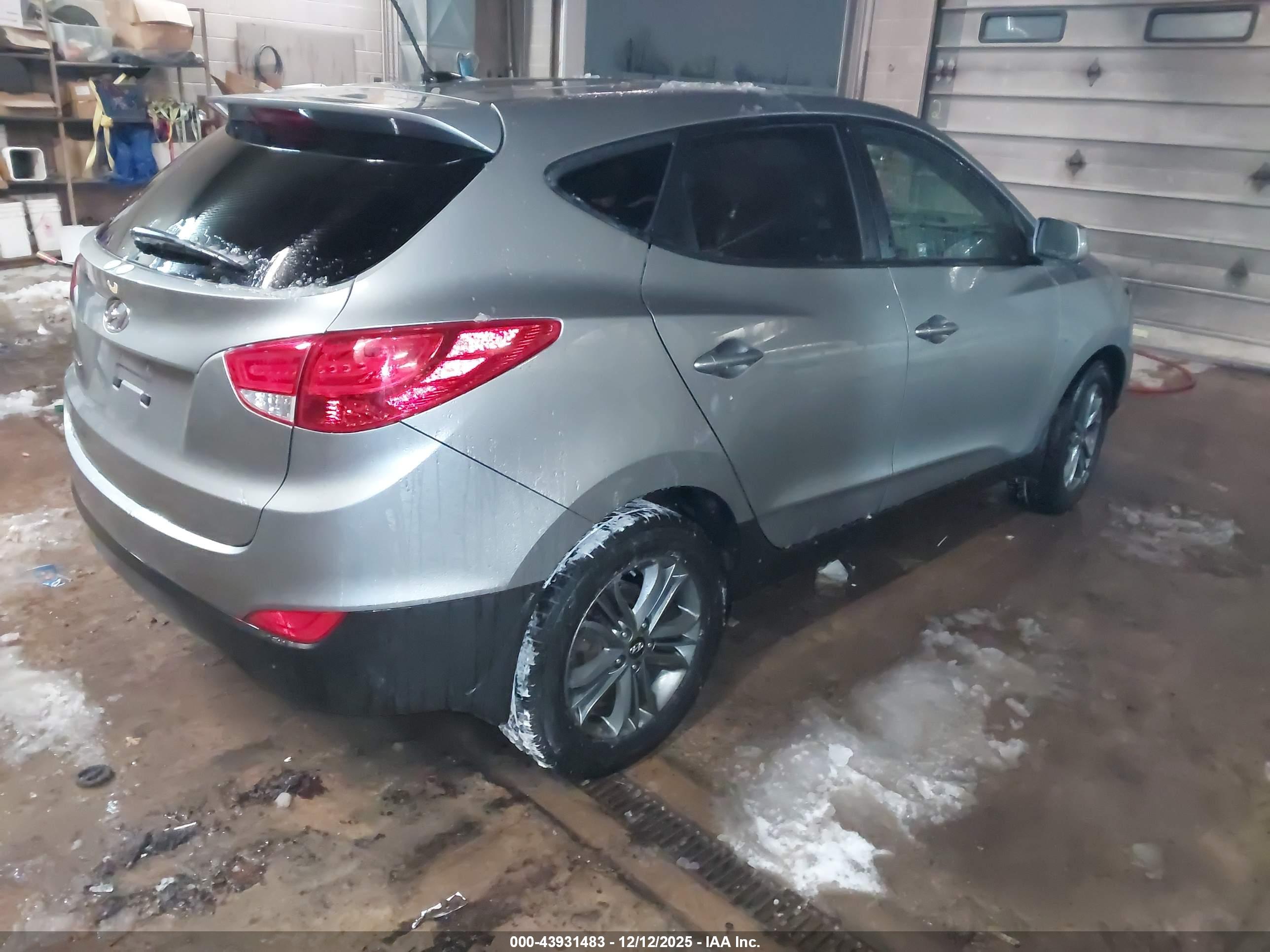 HYUNDAI TUCSON image 4