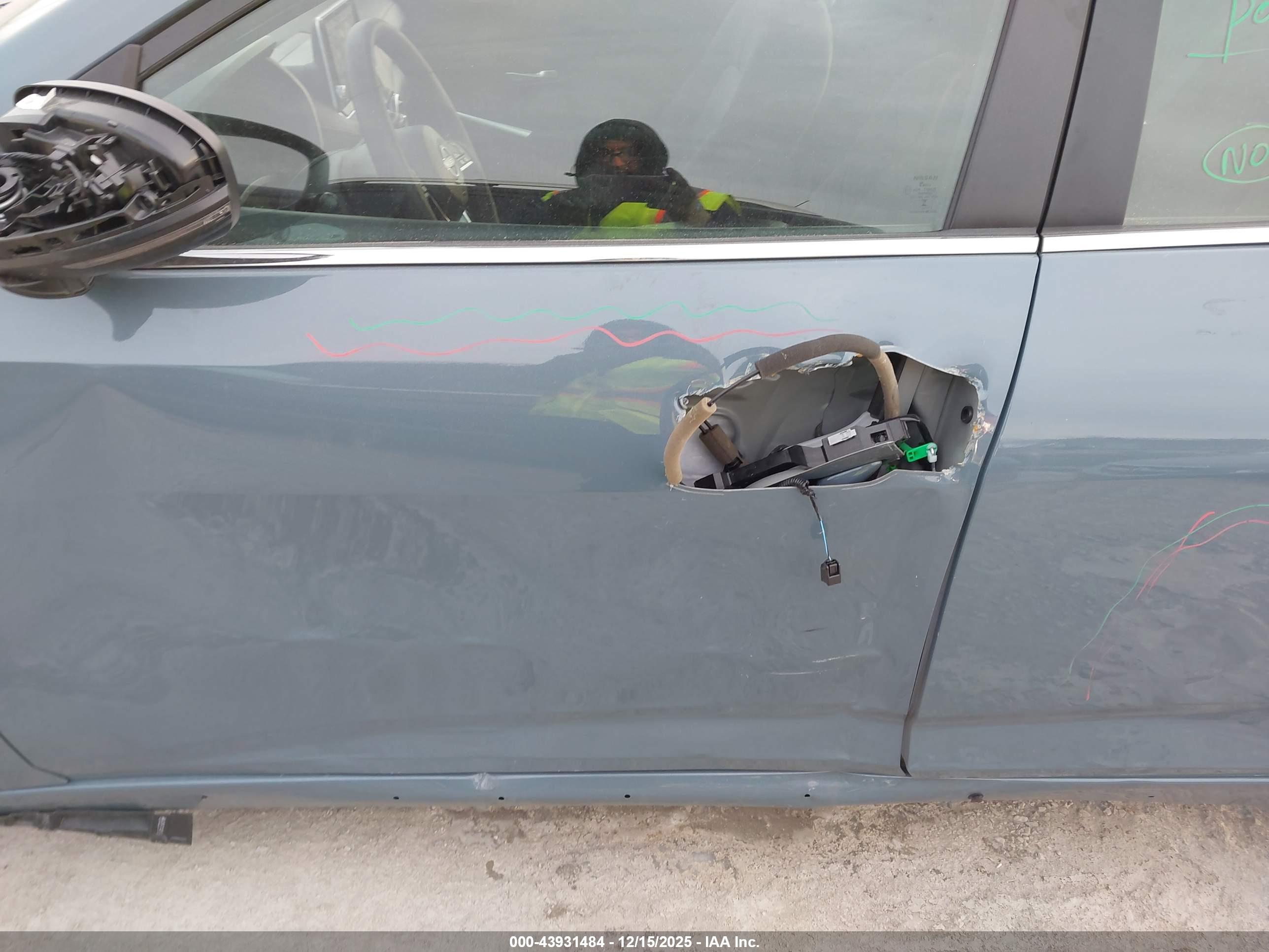 NISSAN SENTRA image 6