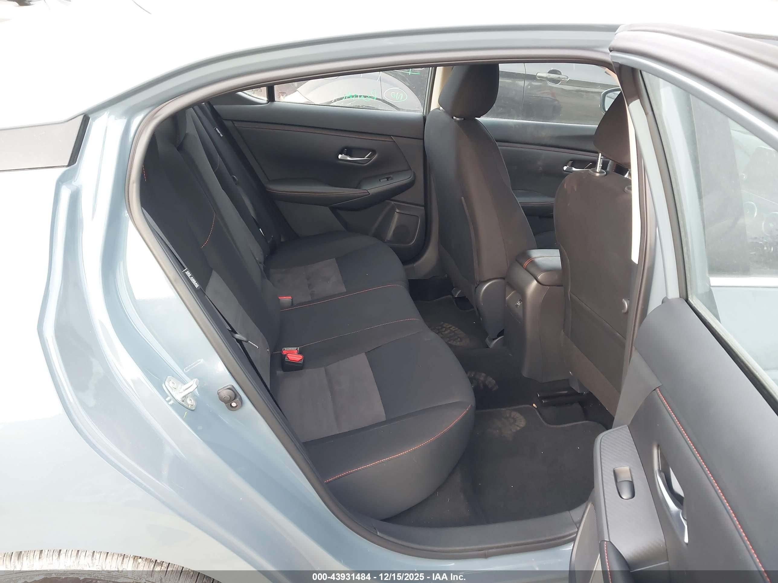NISSAN SENTRA image 8
