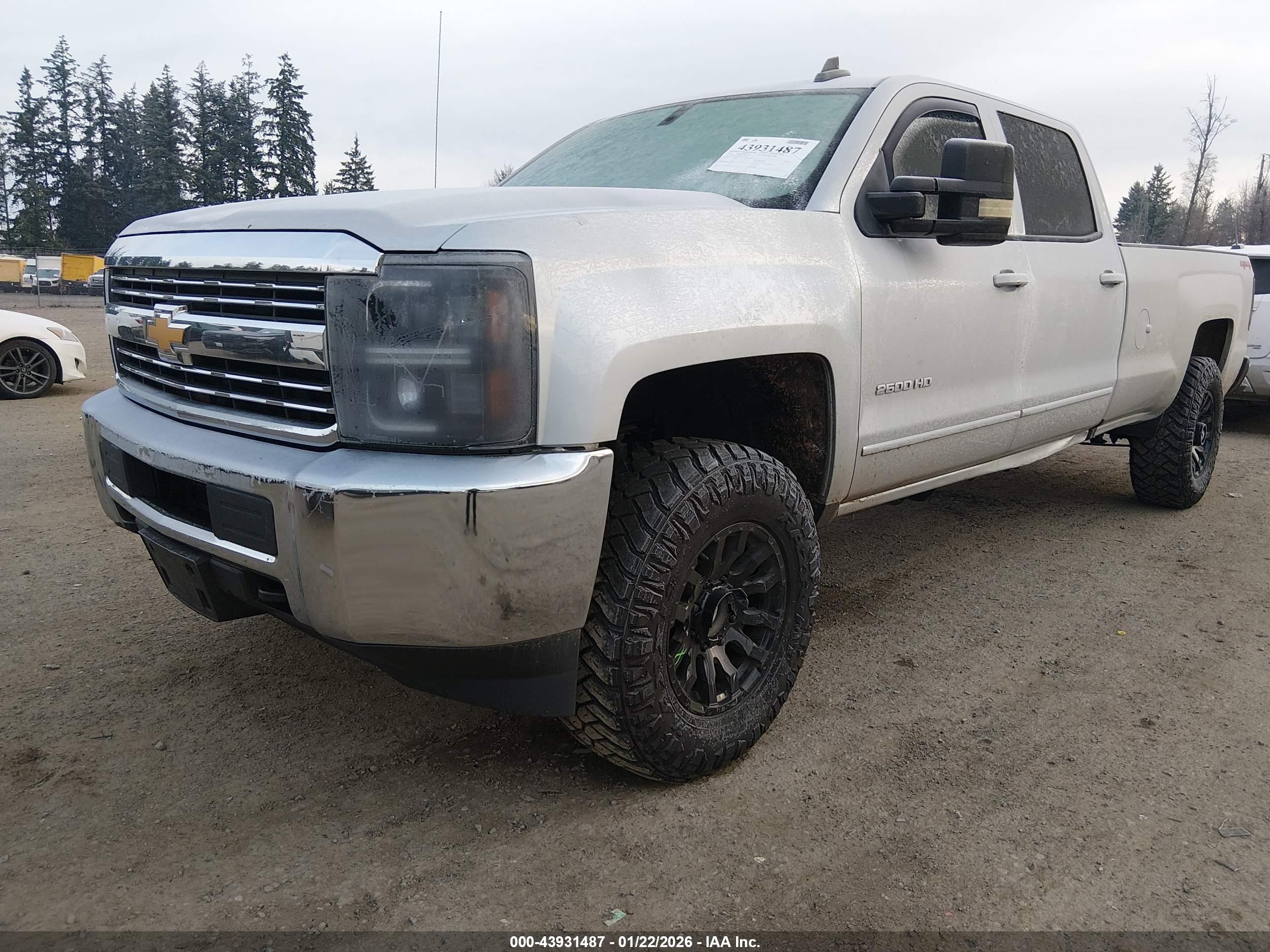 CHEVROLET SILVERADO image 2