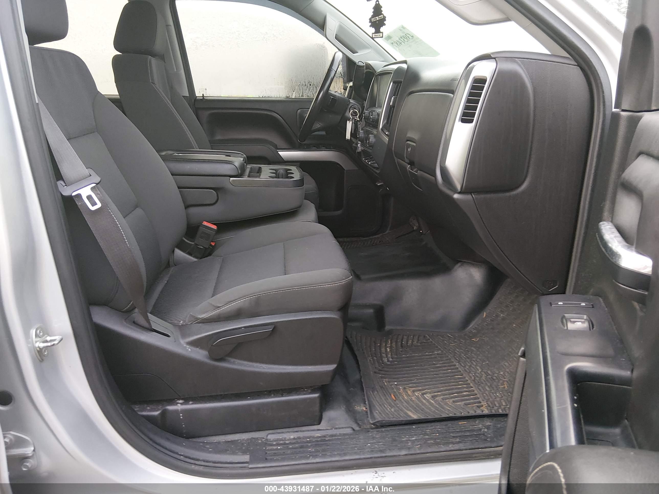 CHEVROLET SILVERADO image 5