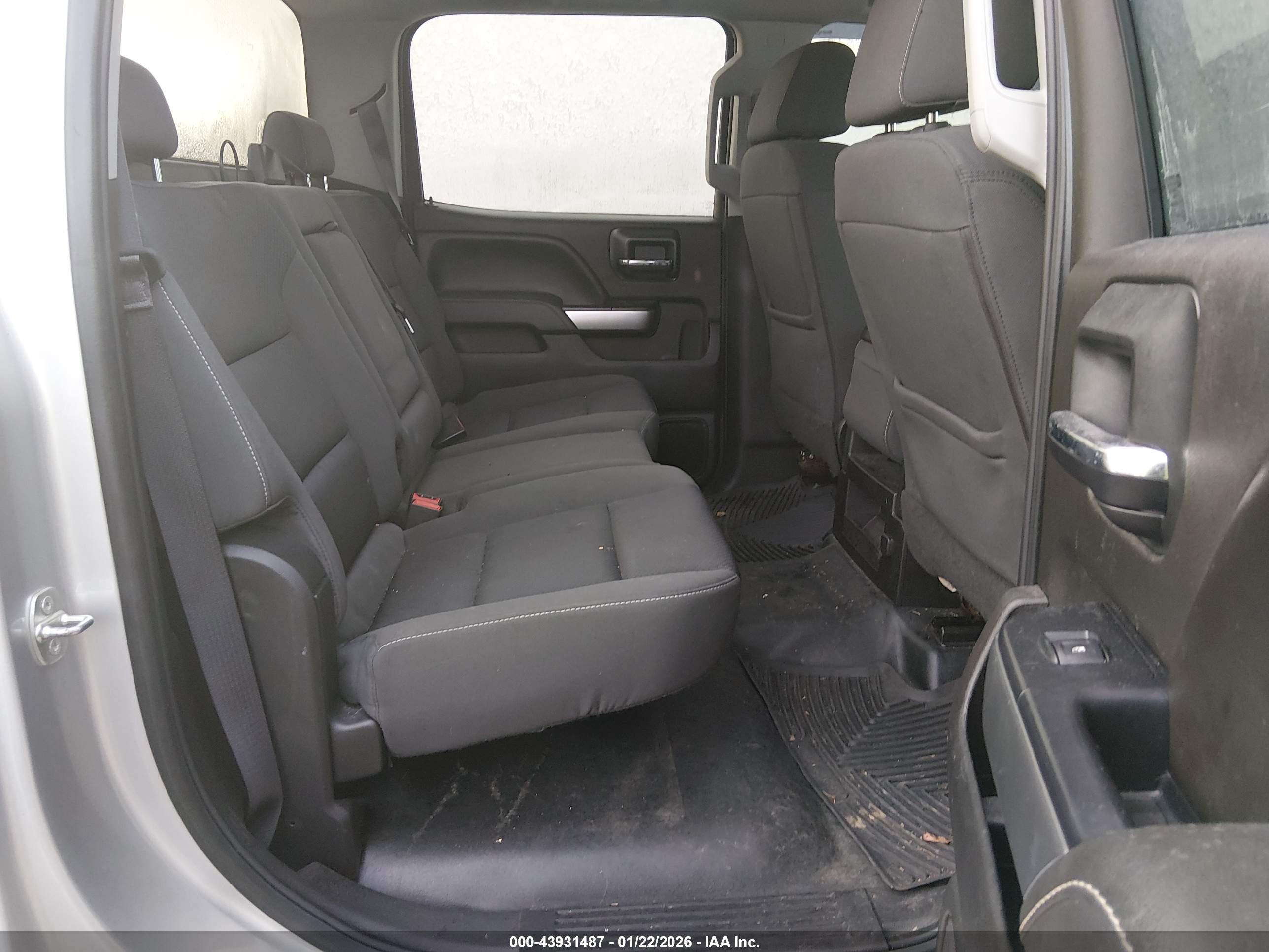 CHEVROLET SILVERADO image 8
