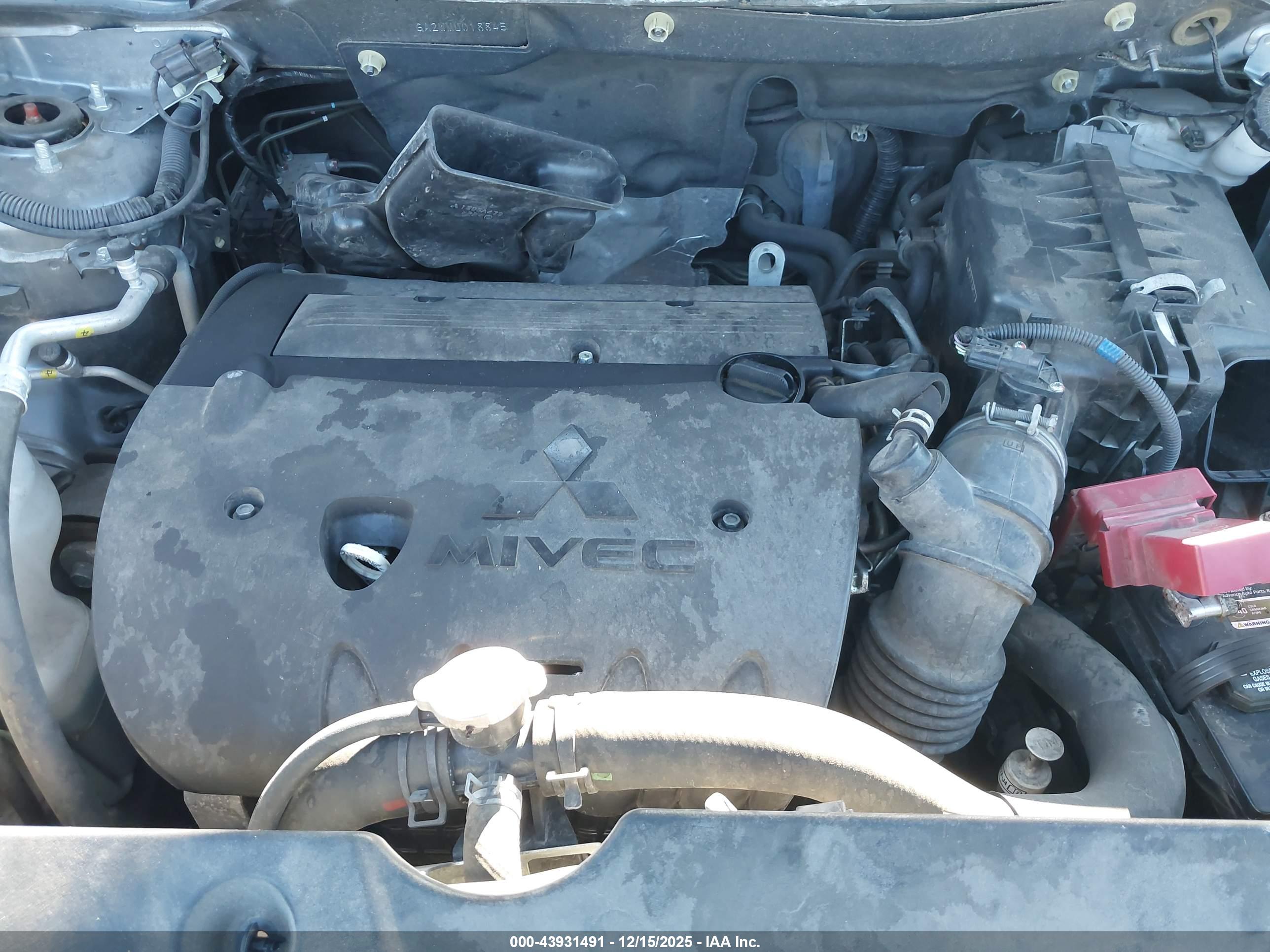 MITSUBISHI OUTLANDER image 10