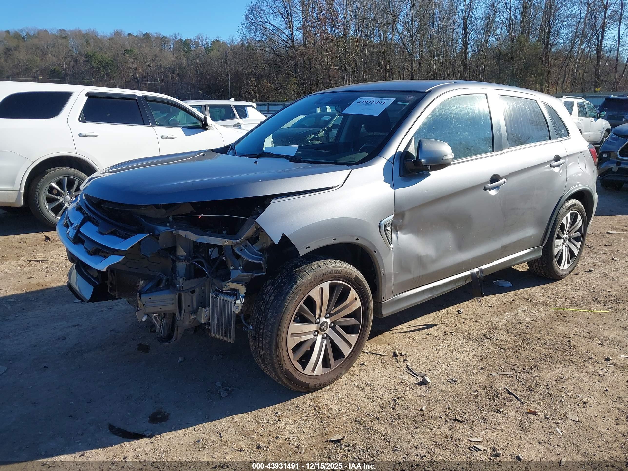 MITSUBISHI OUTLANDER image 2