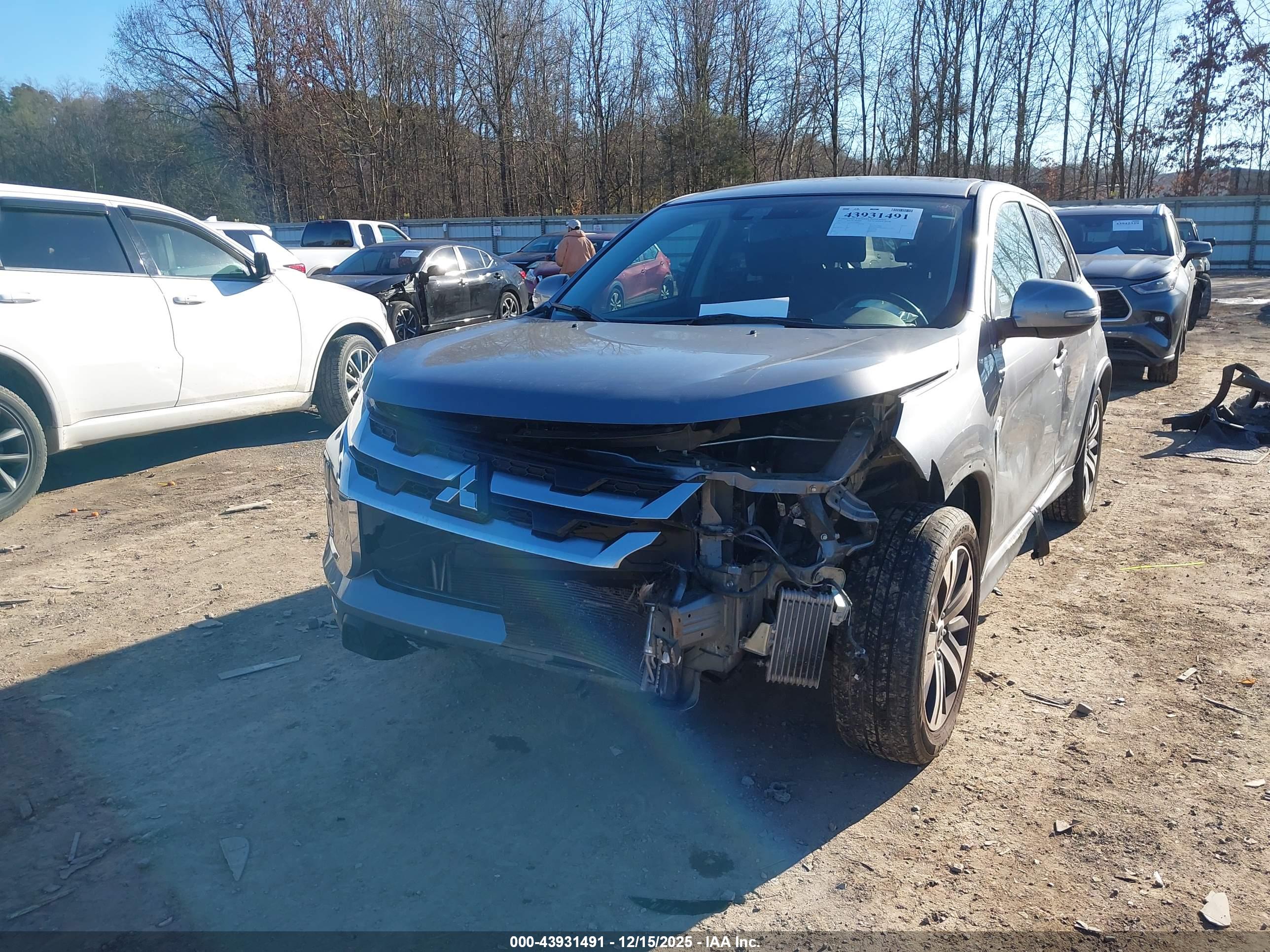 MITSUBISHI OUTLANDER image 6