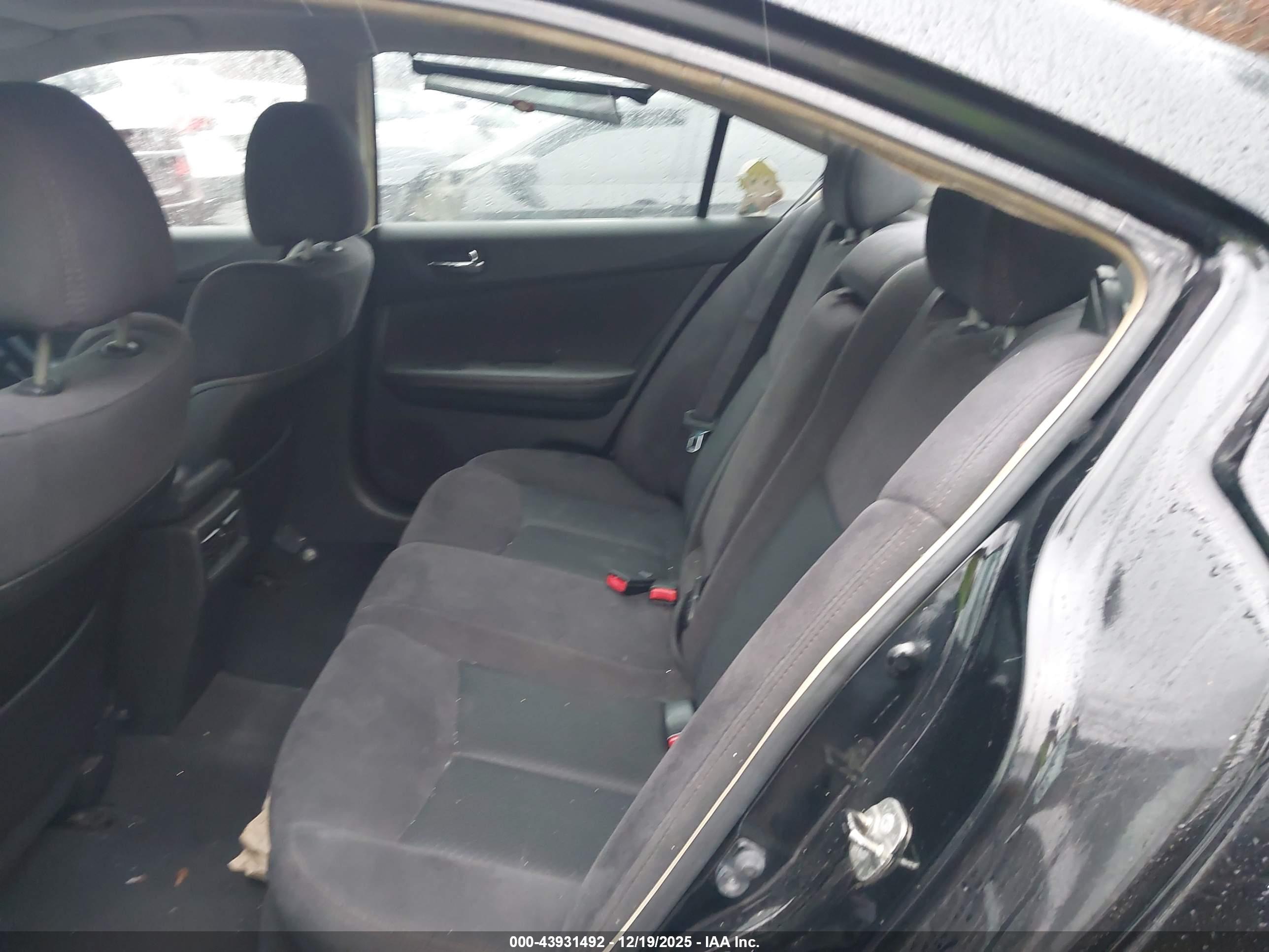 NISSAN MAXIMA image 8