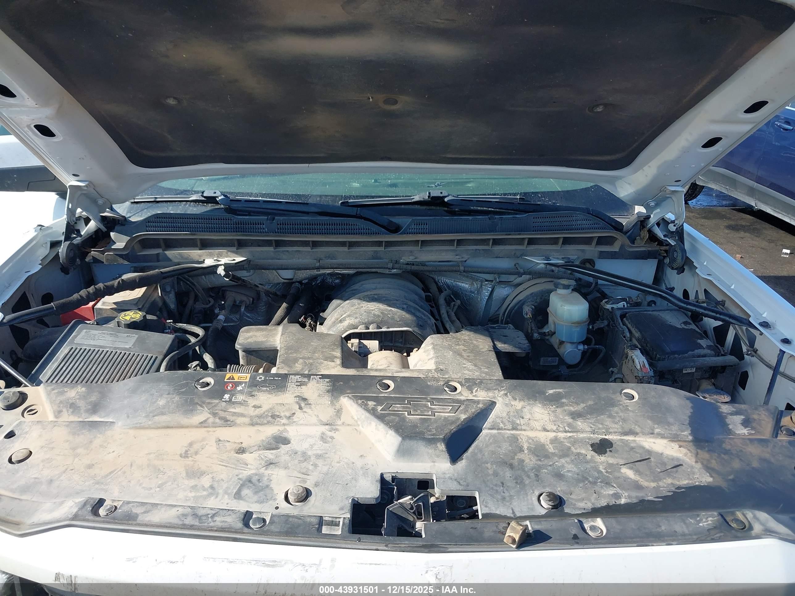CHEVROLET SILVERADO image 10