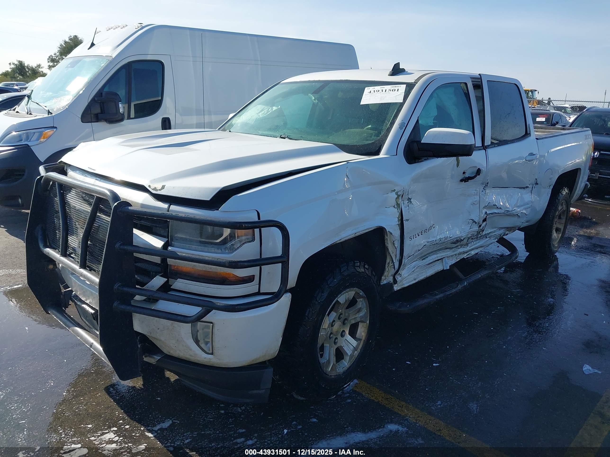CHEVROLET SILVERADO image 2