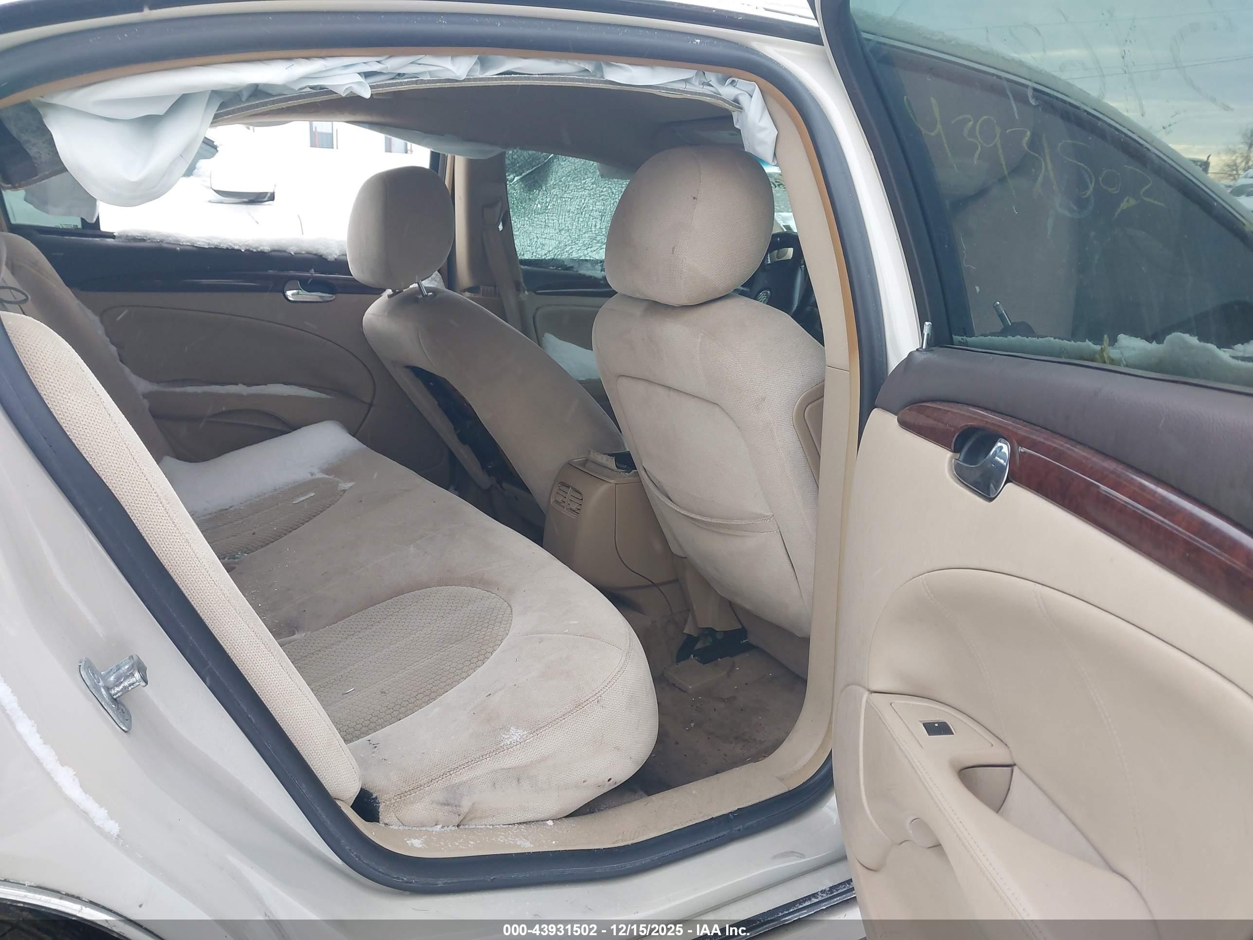 BUICK LUCERNE image 8