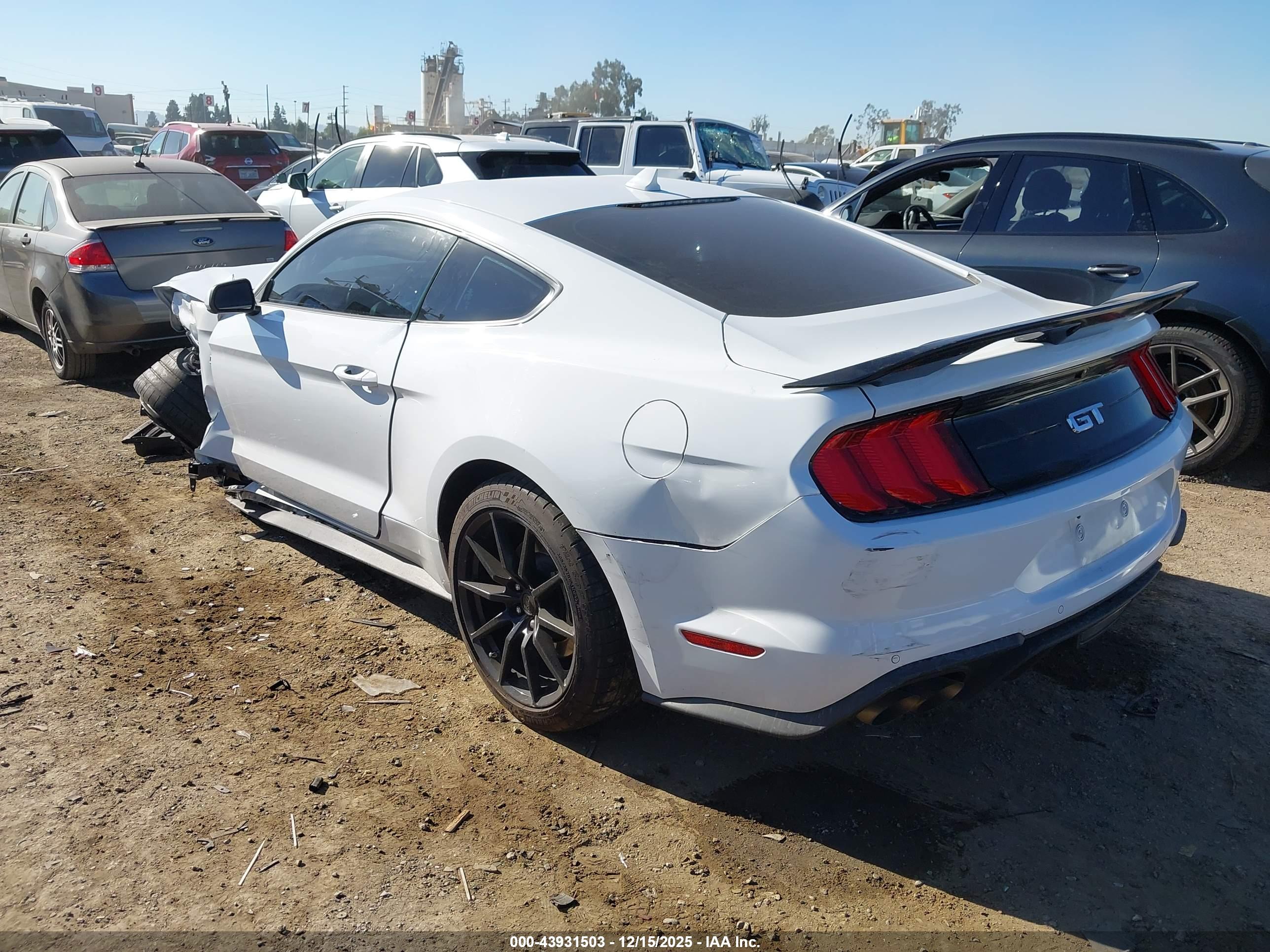 FORD MUSTANG image 3