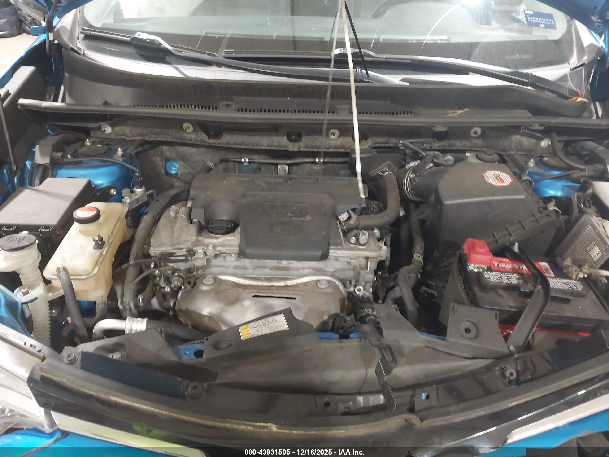 TOYOTA RAV4 image 10