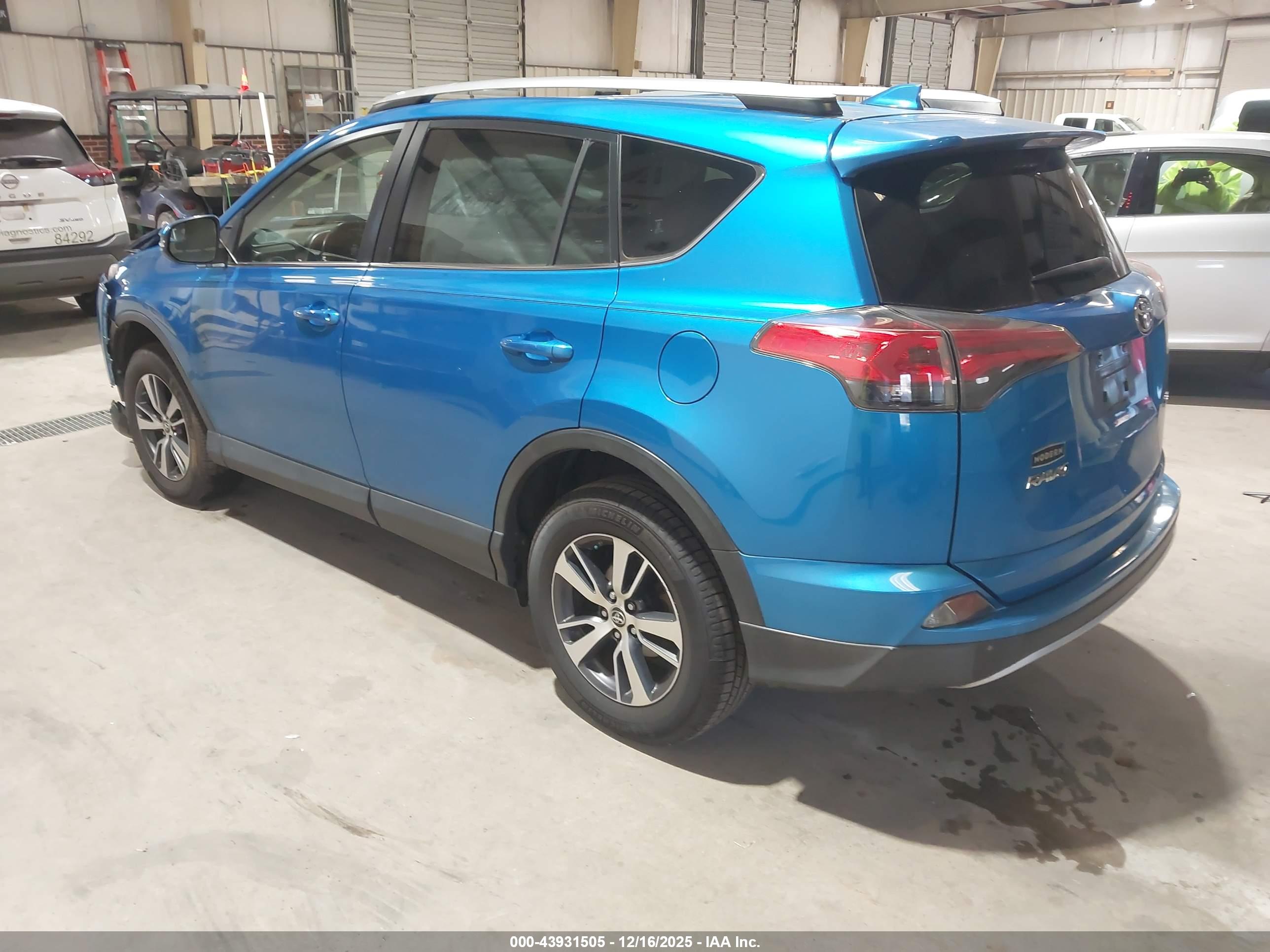 TOYOTA RAV4 image 3