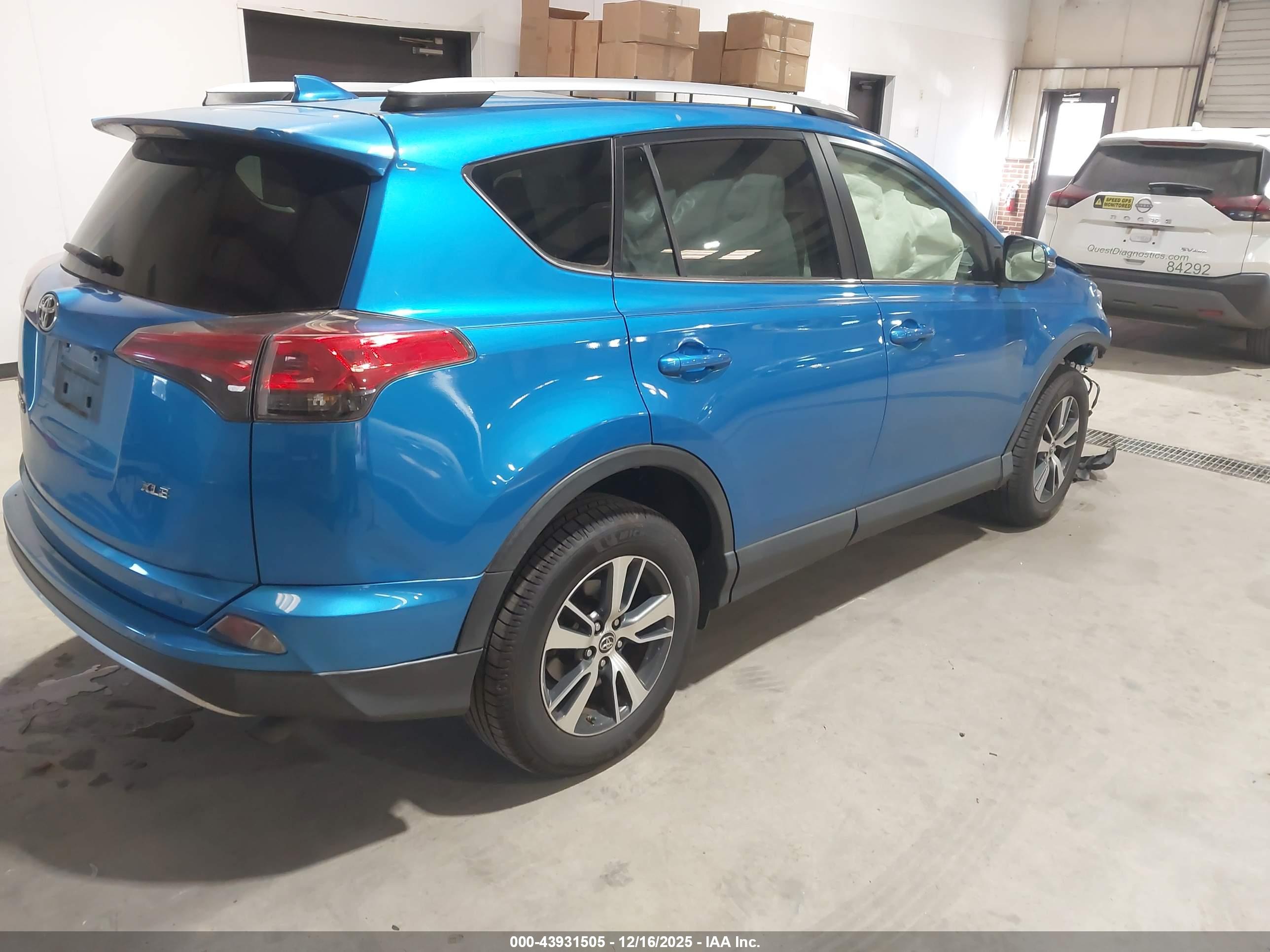 TOYOTA RAV4 image 4
