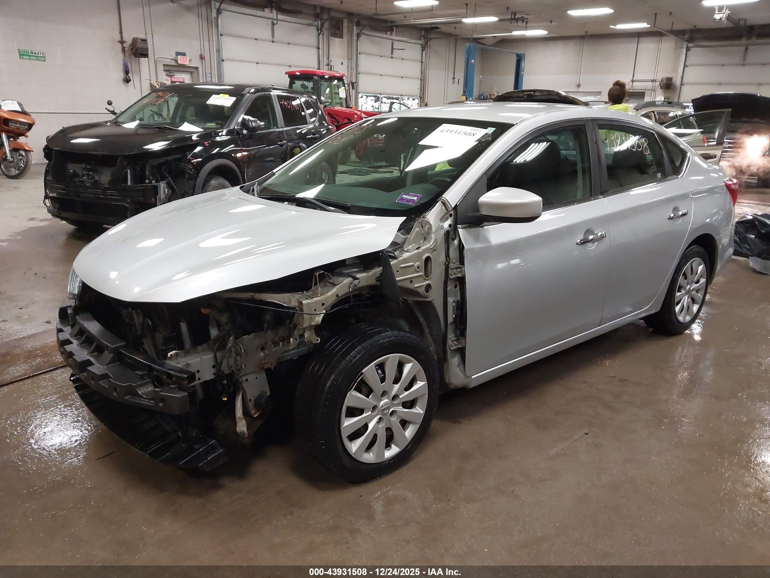 NISSAN SENTRA image 2