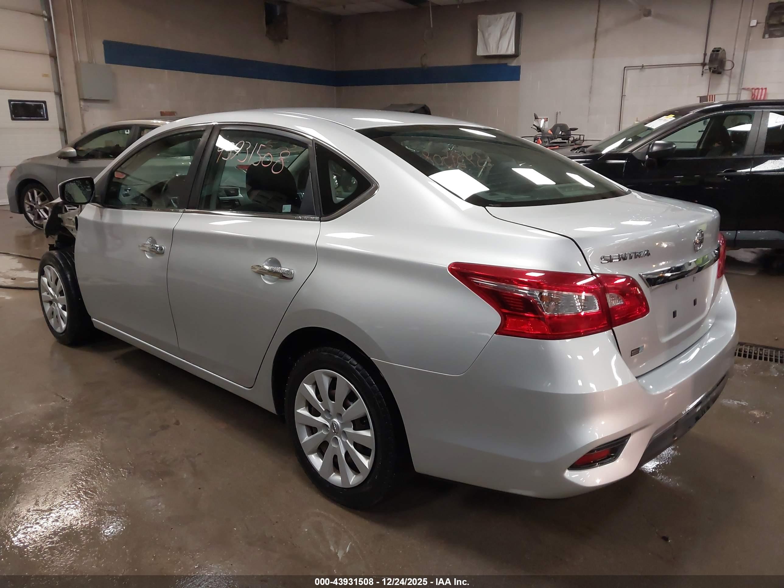 NISSAN SENTRA image 3