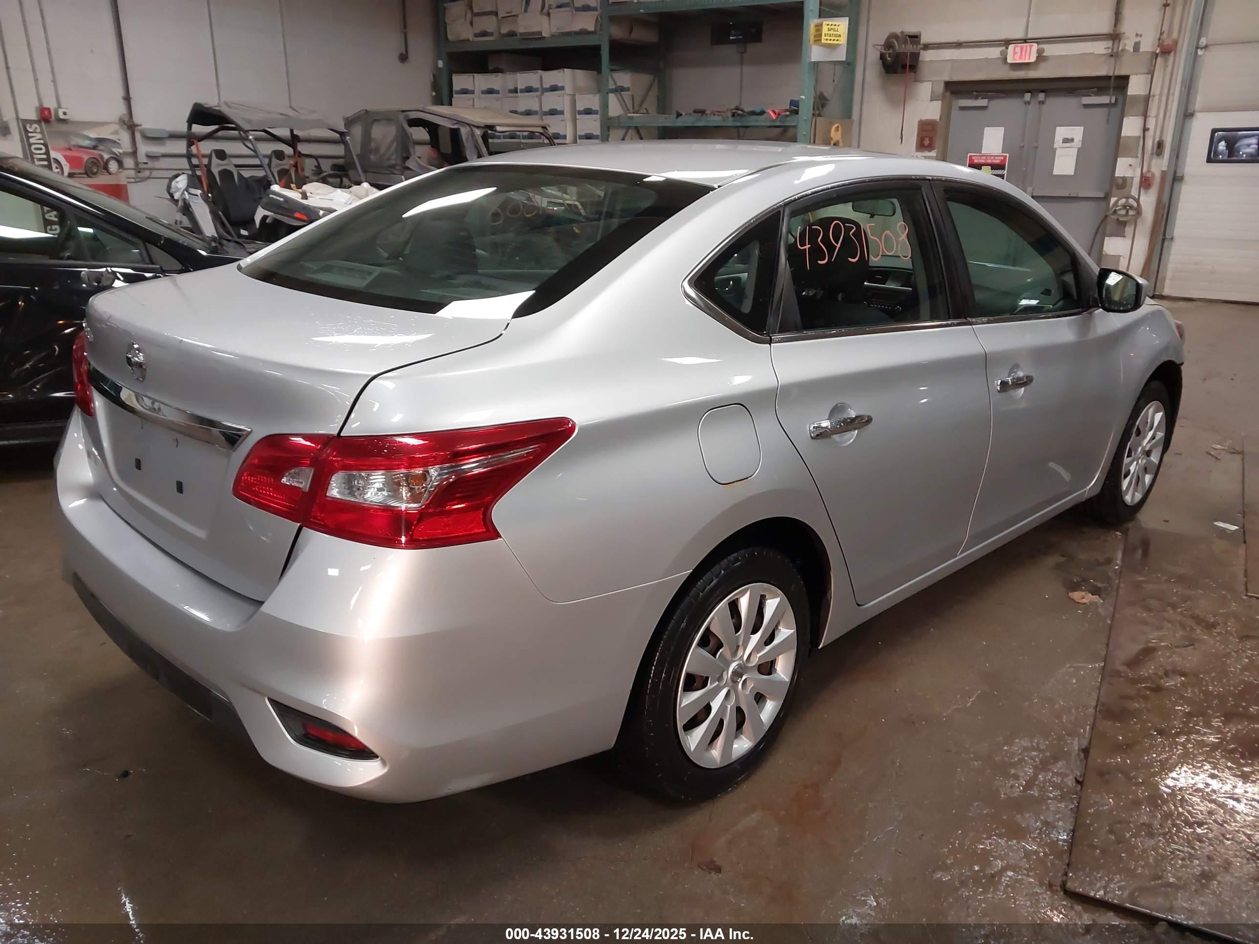 NISSAN SENTRA image 4