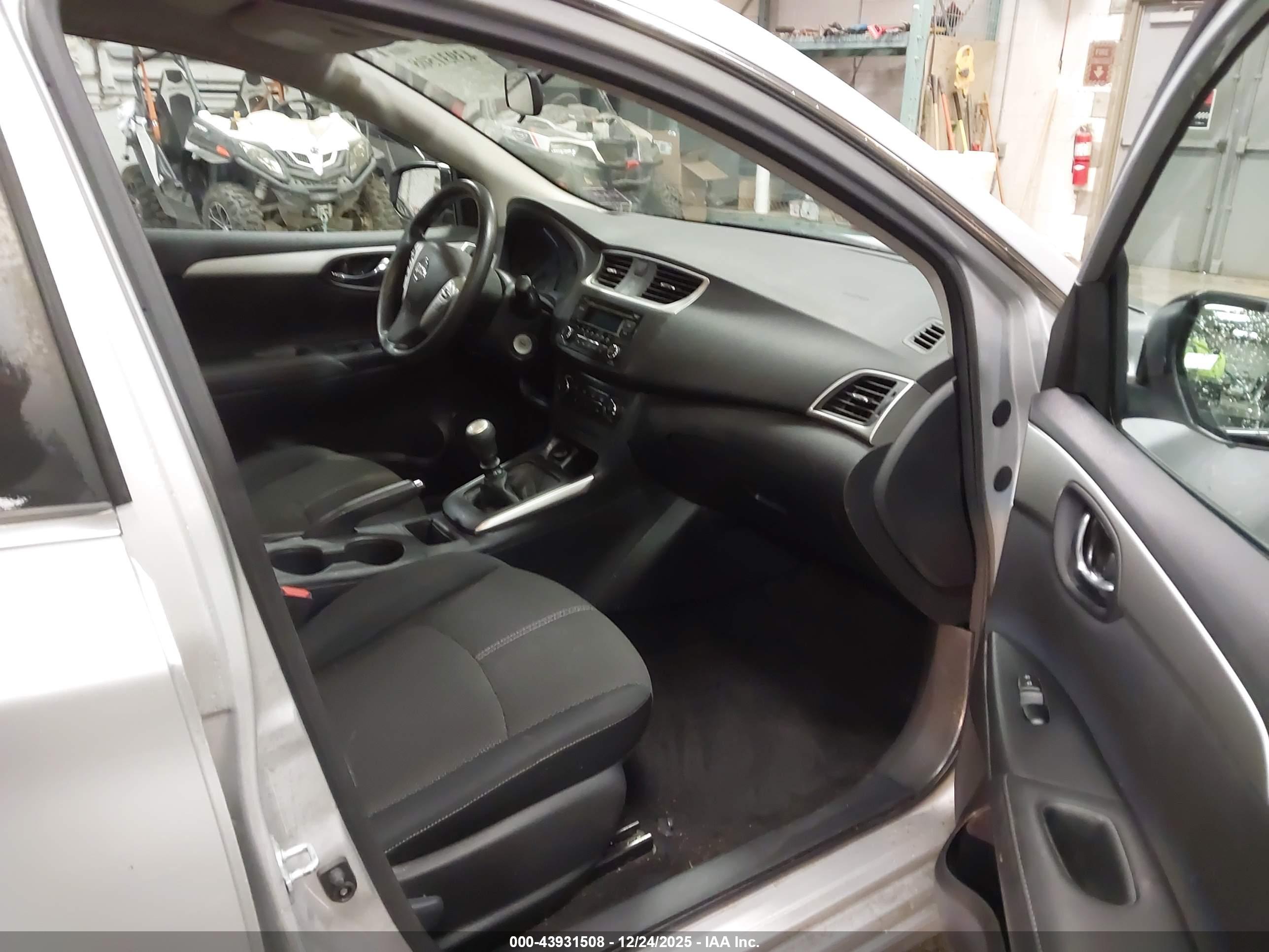 NISSAN SENTRA image 5
