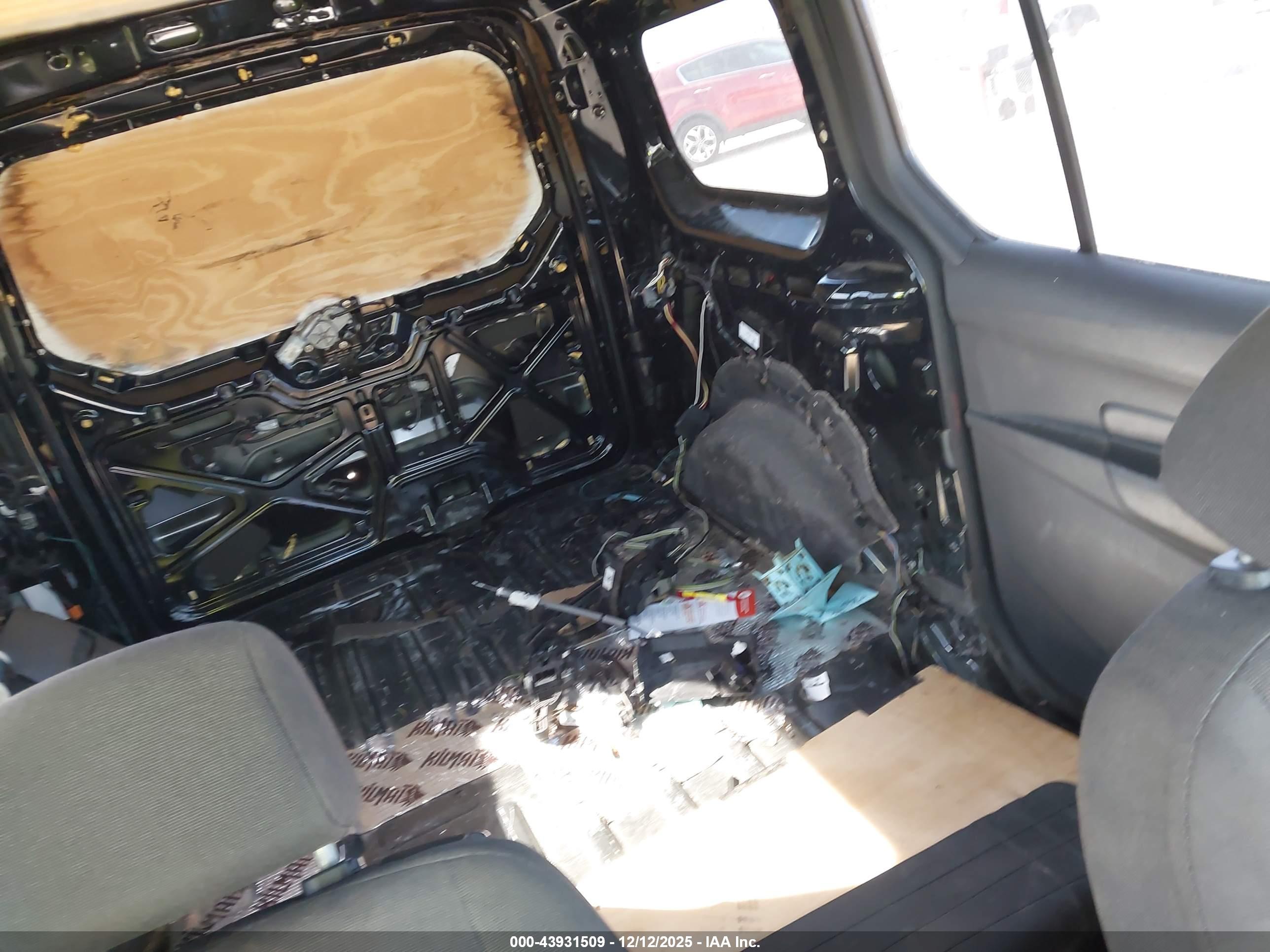 FORD TRANSIT image 8
