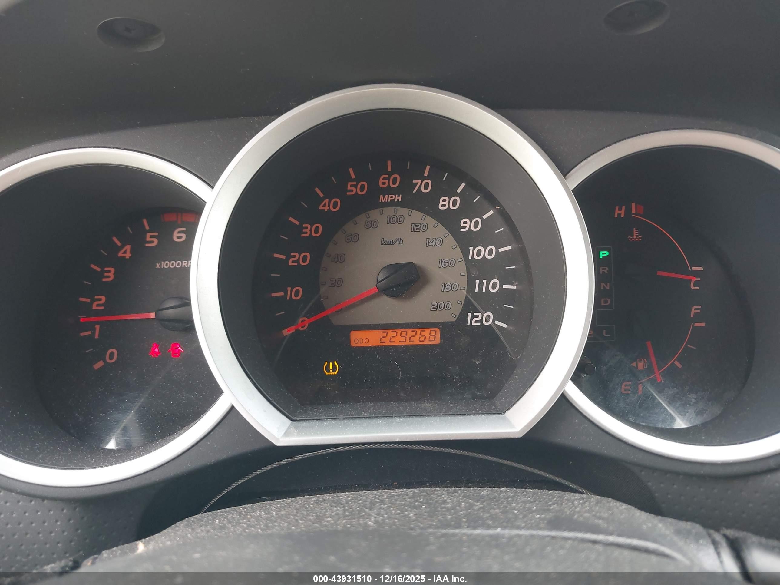 TOYOTA TACOMA image 7